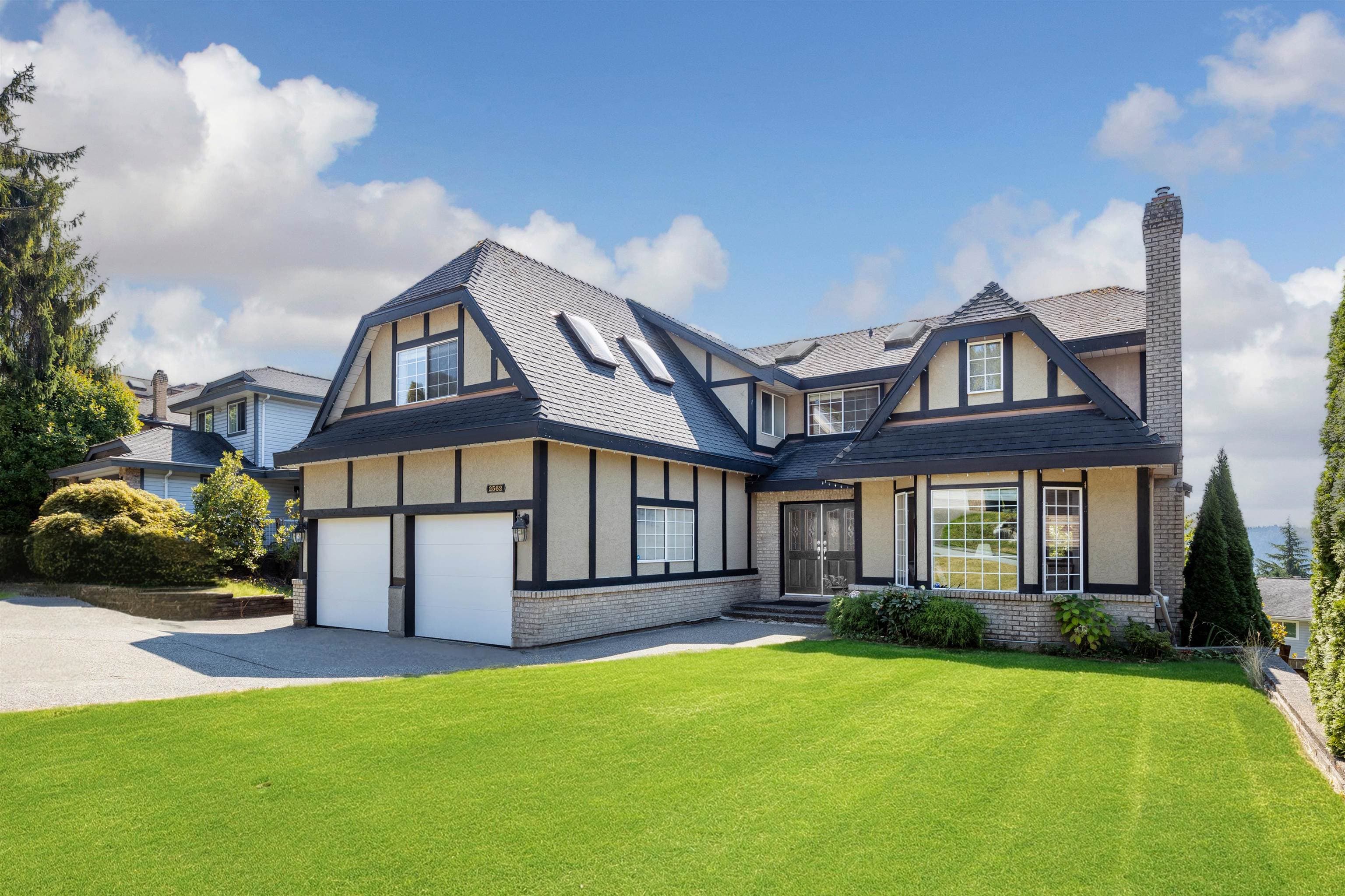 2562 Fuchsia Place, Coquitlam