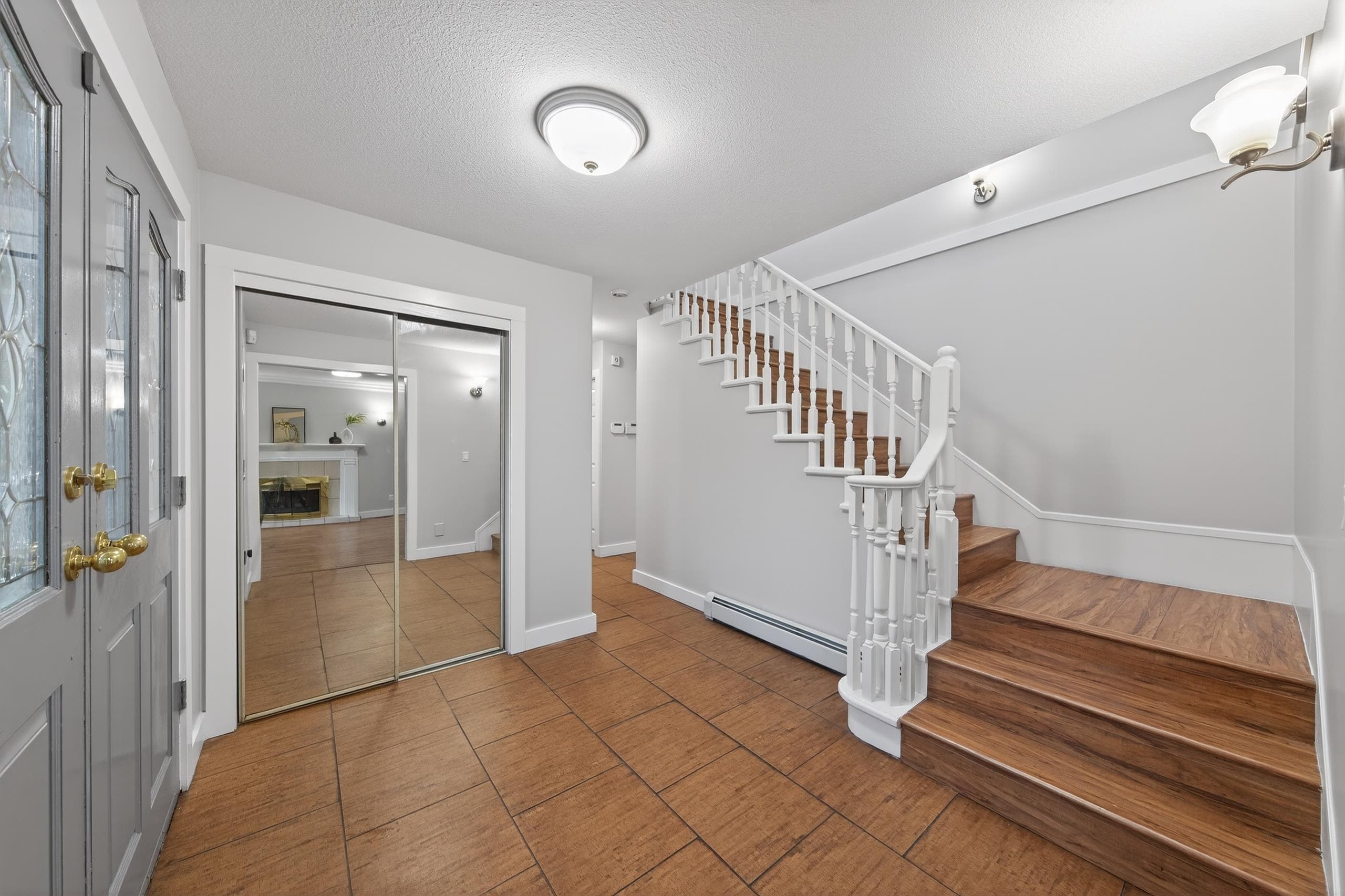 2562 Fuchsia Place, Coquitlam, V3E 2M7 — photo 4