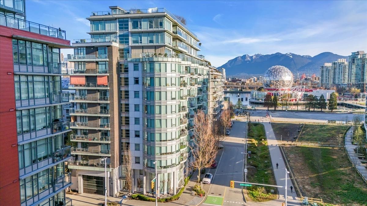 404 1633 Ontario Street, Vancouver