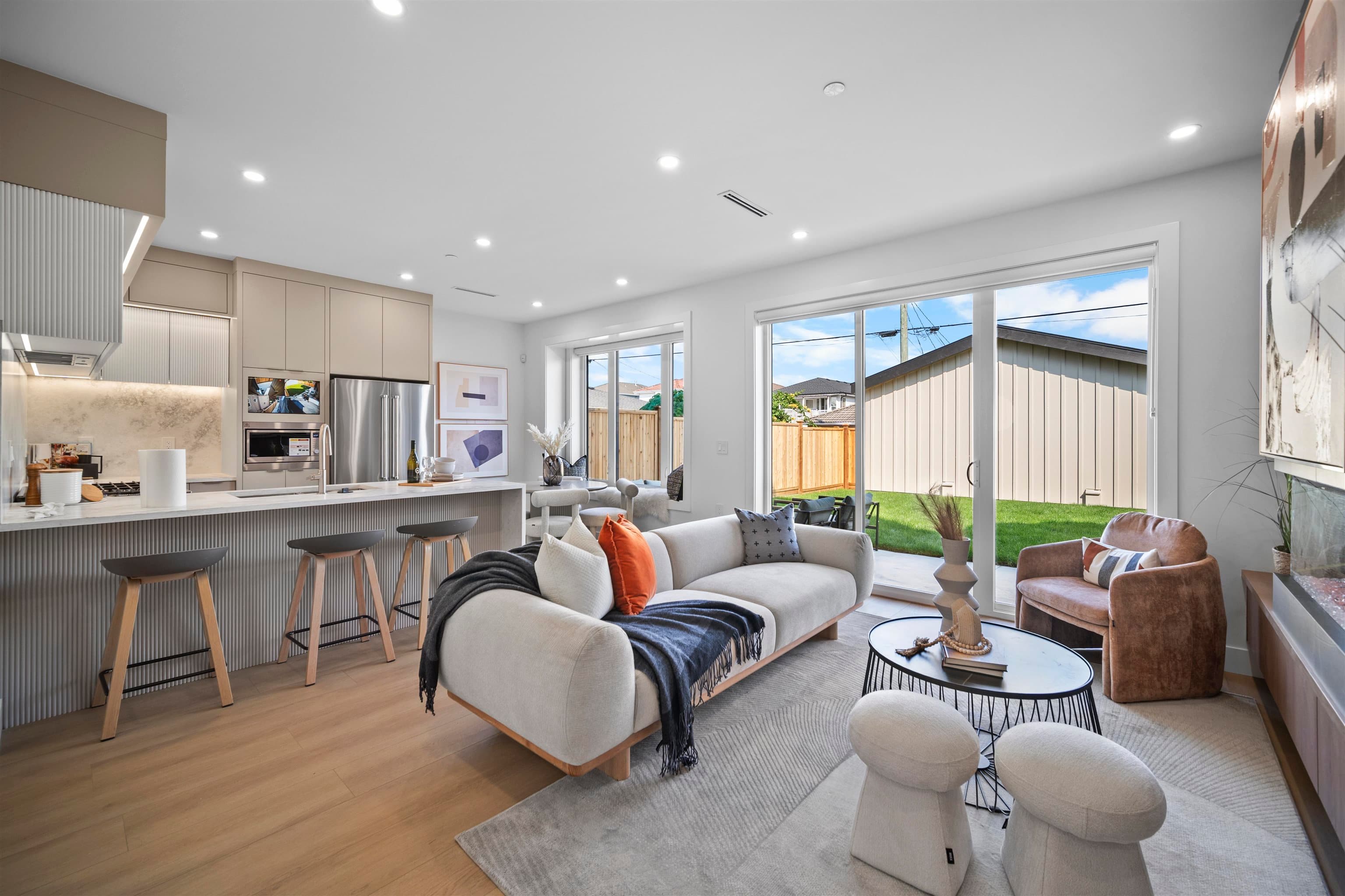 2 - 3563 E 25th Avenue, Vancouver, V5R 1K3 — photo 1
