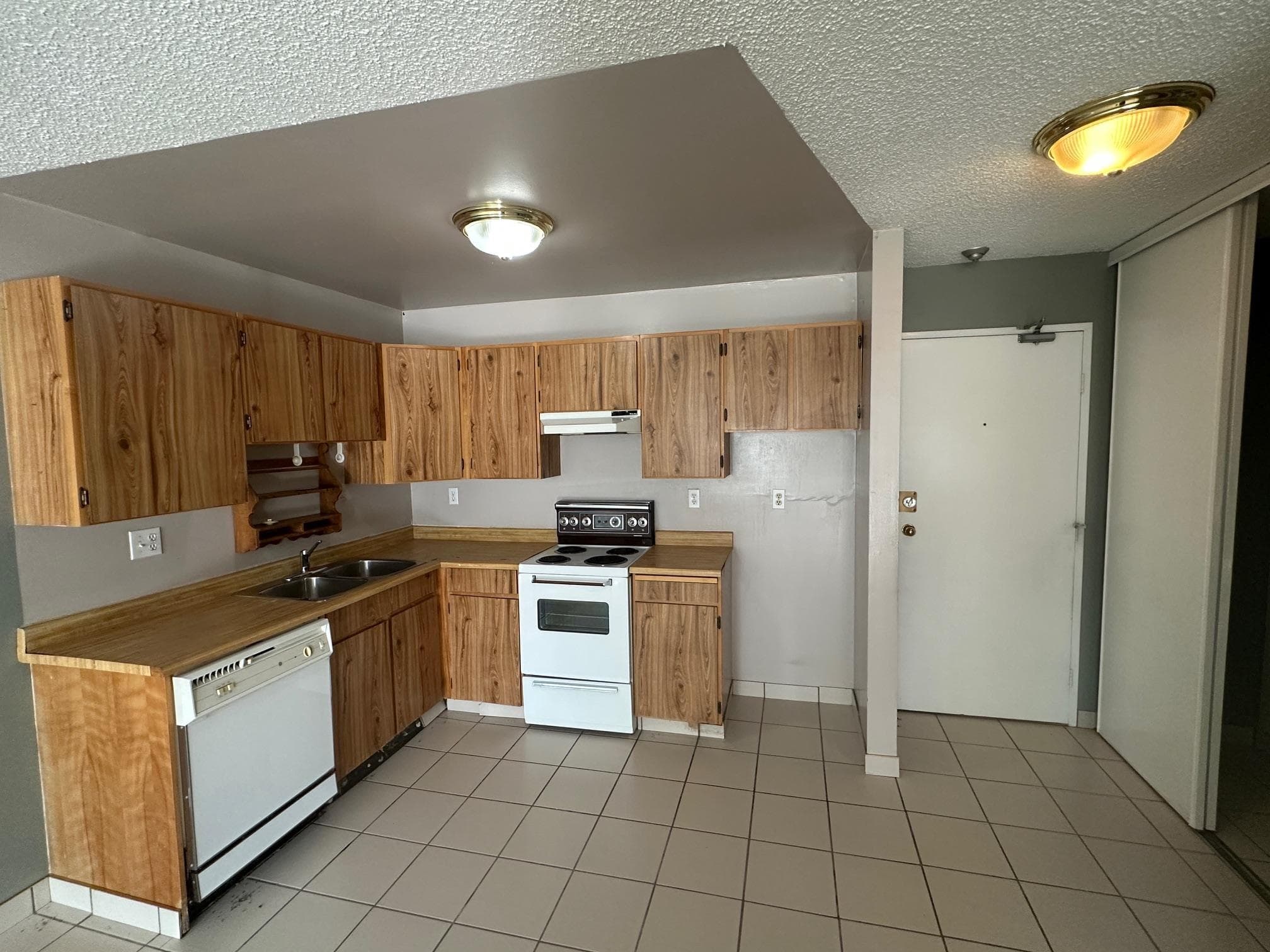104 - 1122 King Albert Avenue, Coquitlam, V3J 1X7 — photo 2