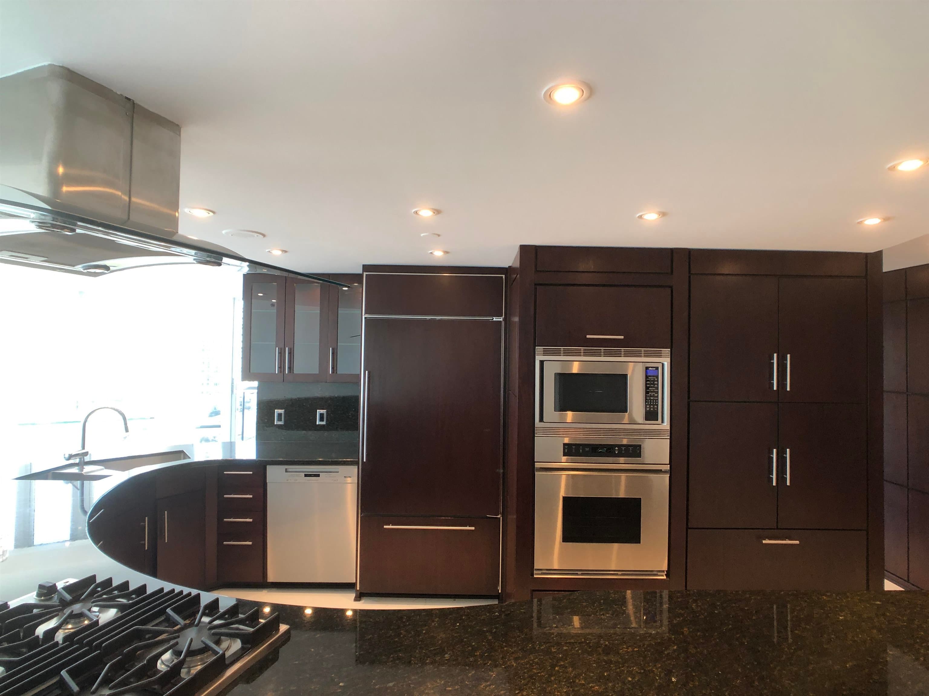 1901 - 1383 Marinaside Crescent, Vancouver, V6Z 2W9 — photo 4