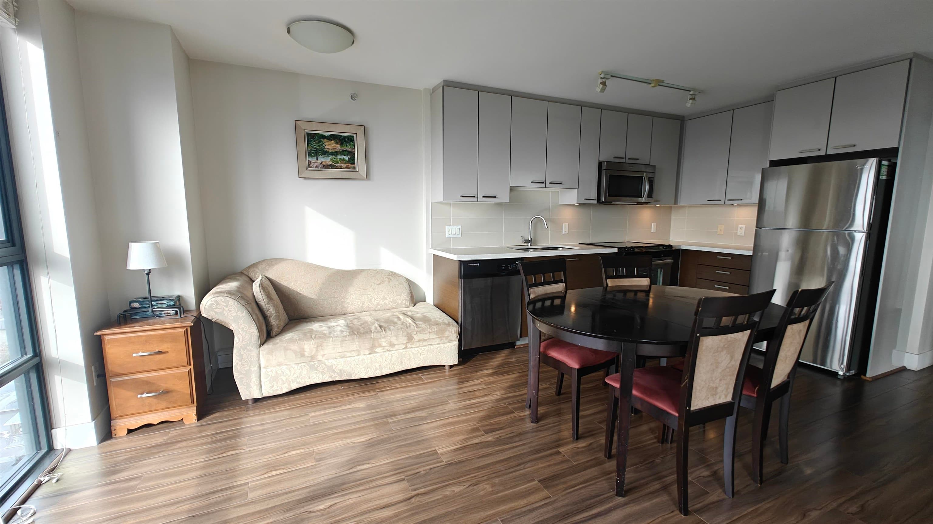 1304 - 258 Sixth Street, New Westminster, V3L 0G6 — photo 2