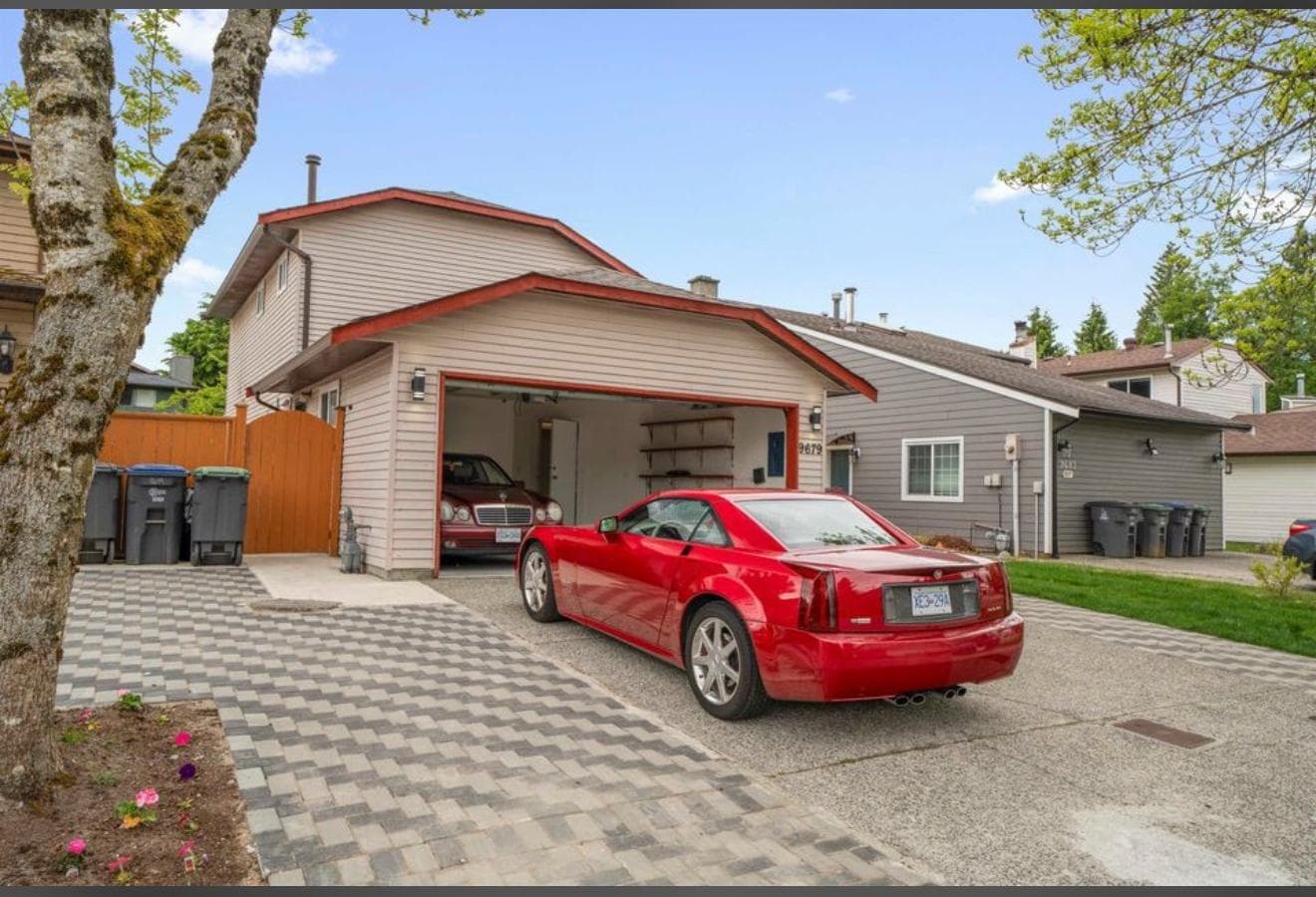 9679 155 Street, Surrey, V3R 7Y9 — photo 1