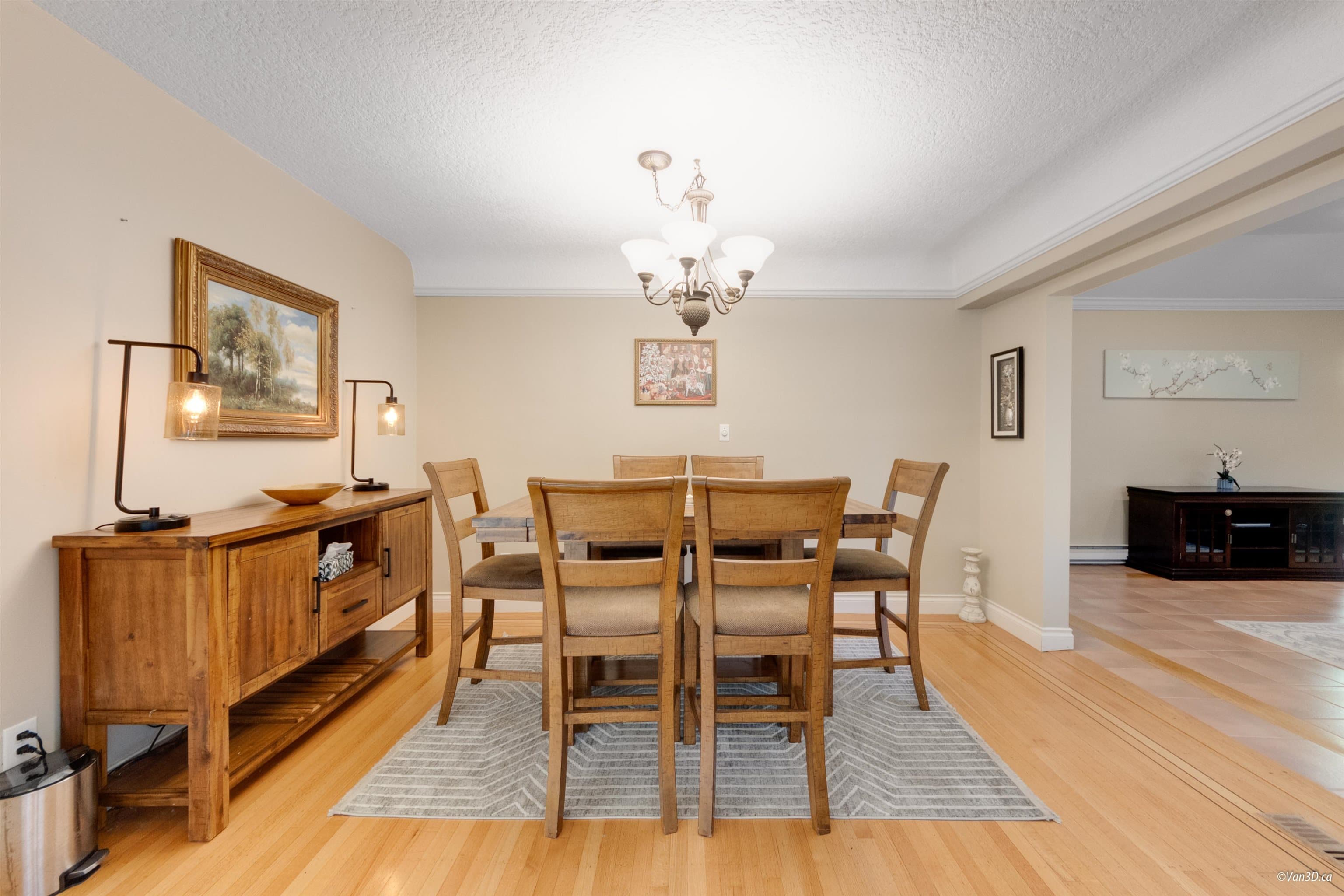 2706 Edgemont Boulevard, North Vancouver, V7R 2N2 — photo 2