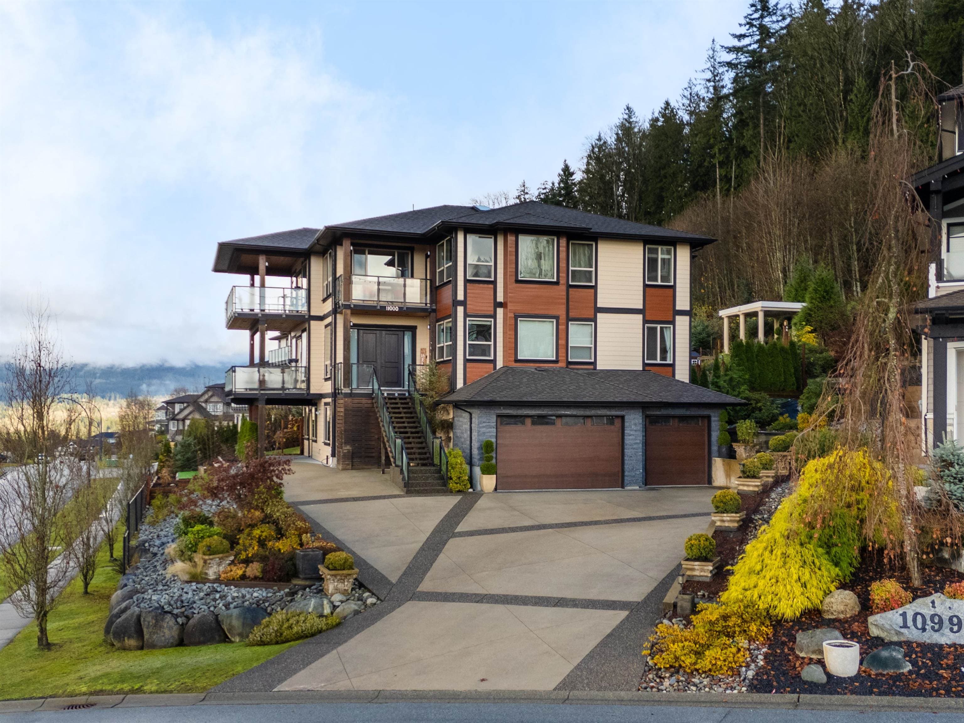 11000 Carmichael Street, Maple Ridge, V2W 0H3 — photo 4