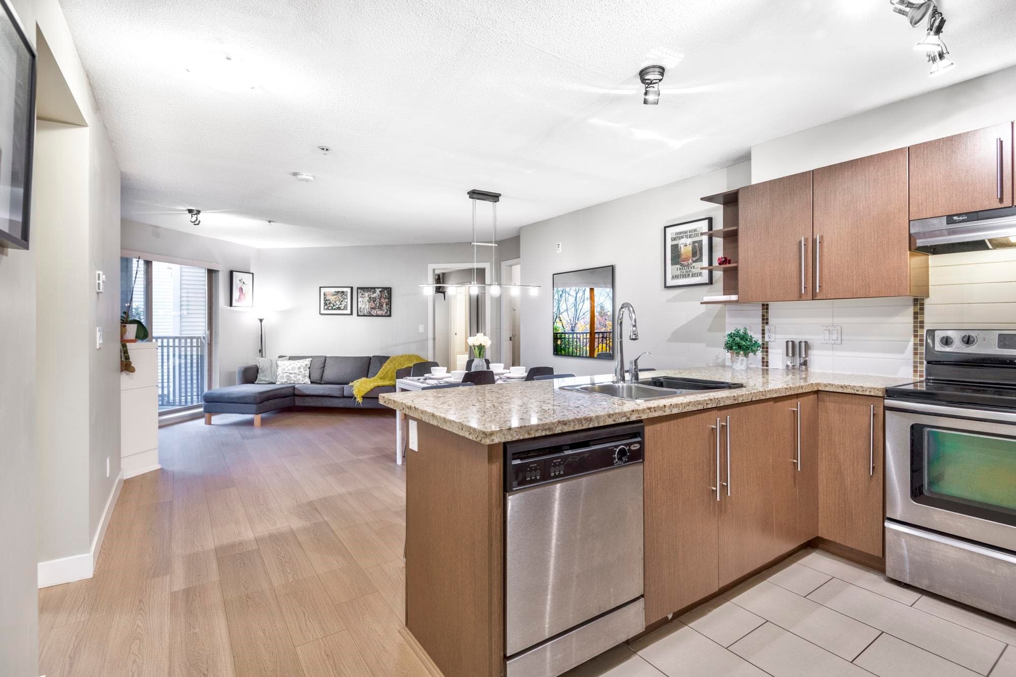 209 - 2088 Beta Avenue, Burnaby, V5C 0C8 — photo 2