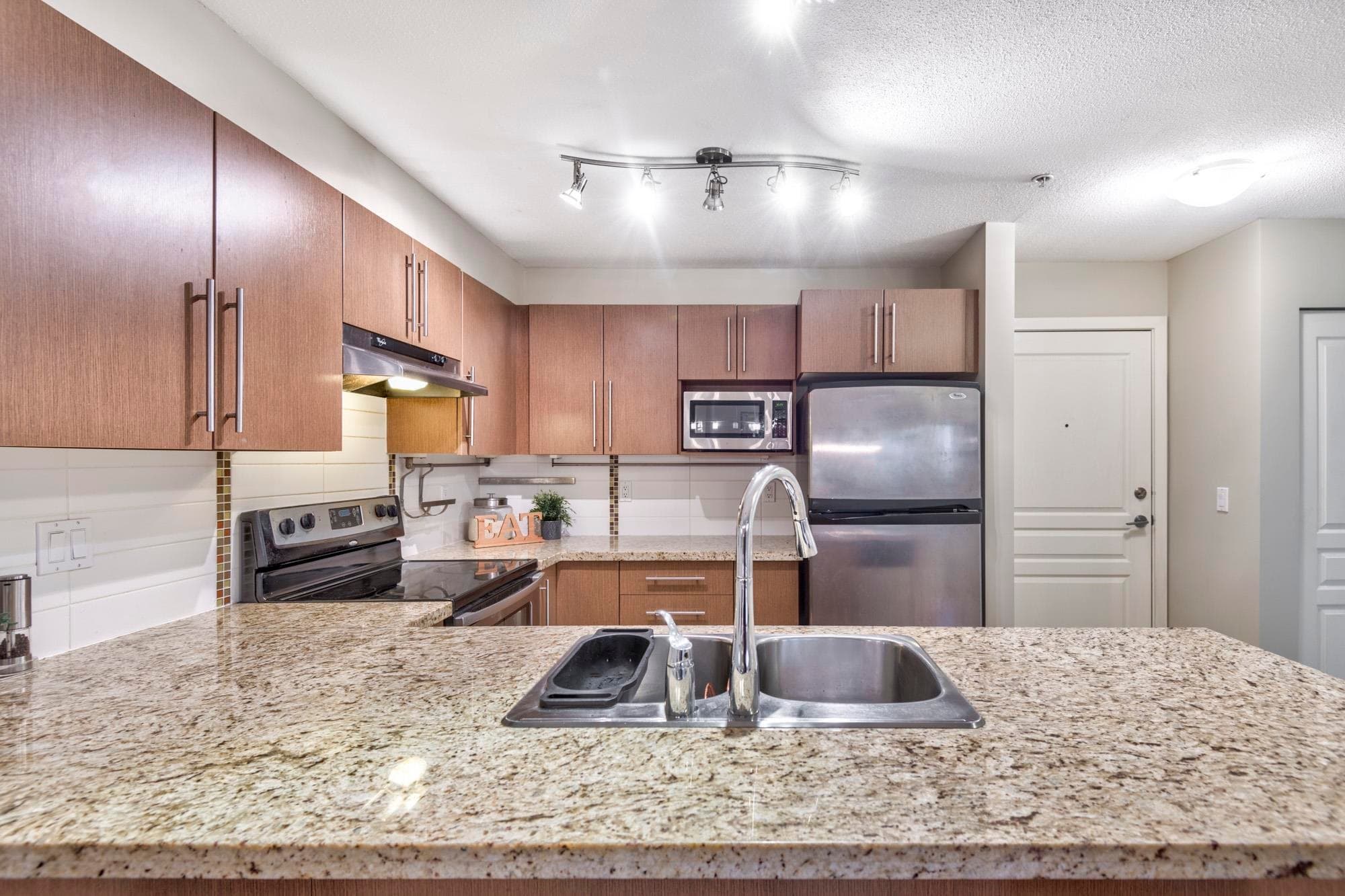 209 - 2088 Beta Avenue, Burnaby, V5C 0C8 — photo 4