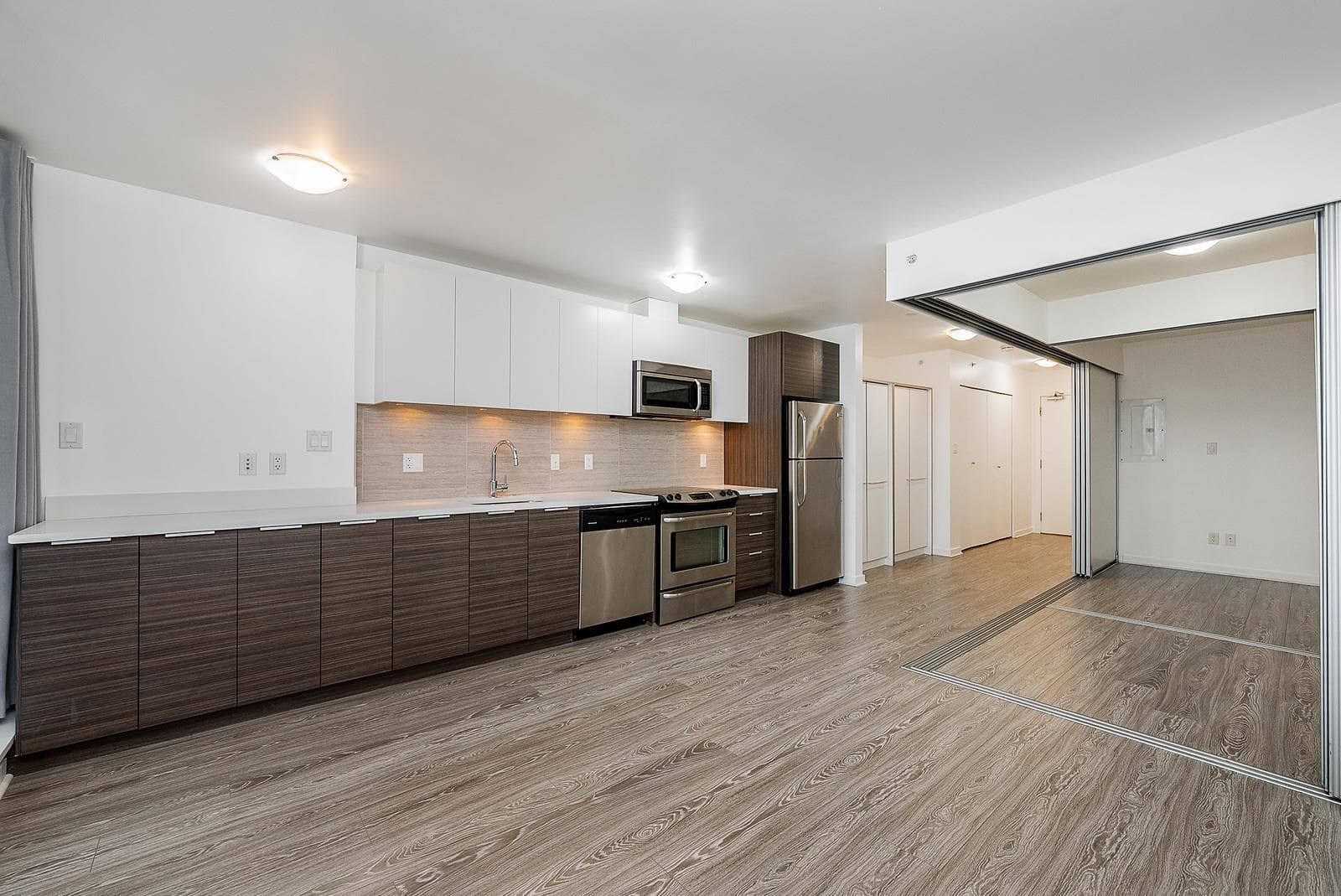 1206 - 13303 Central Avenue, Surrey, V3T 0K6 — photo 4