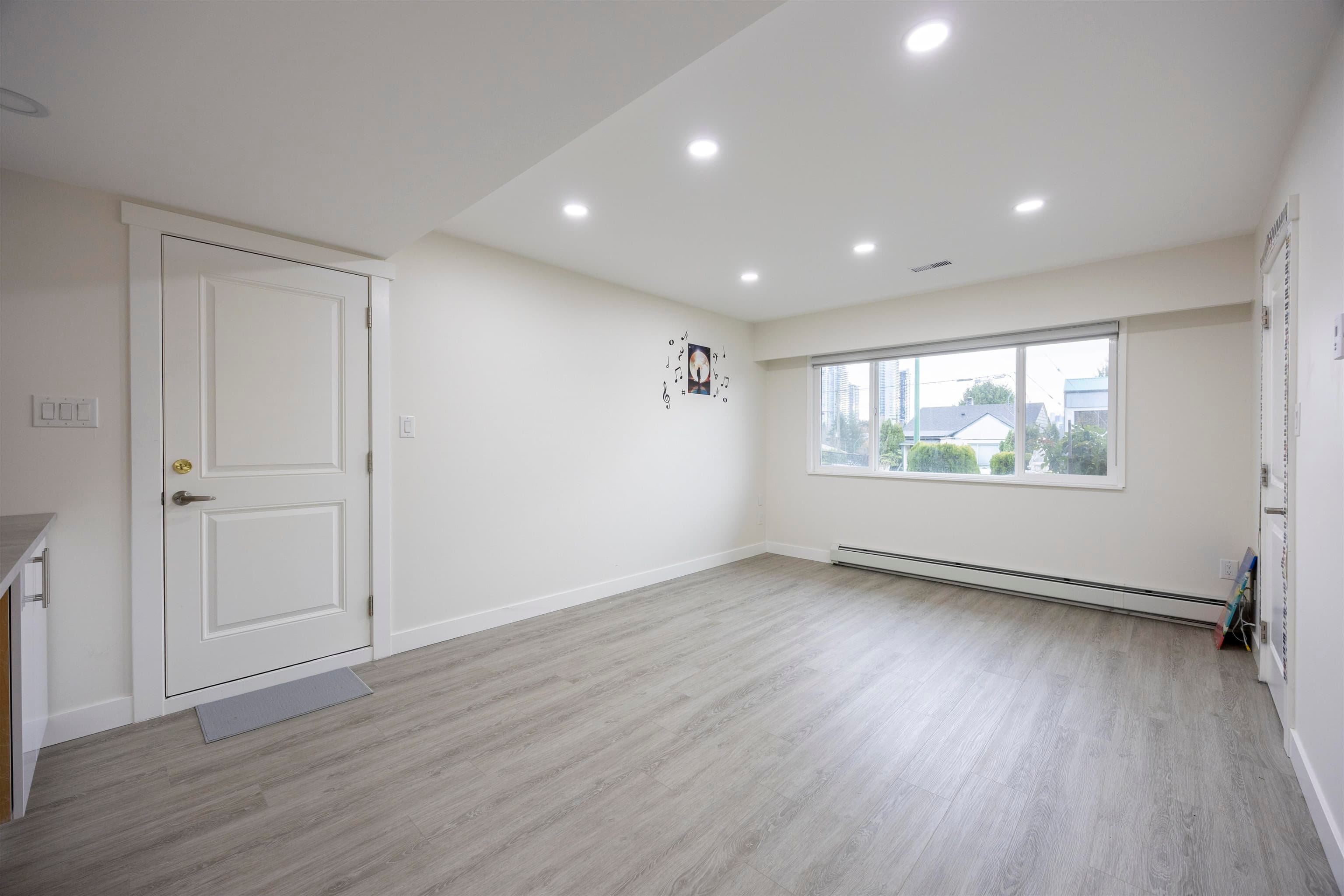 3881 Napier Street, Burnaby, V5C 3E6 — photo 5