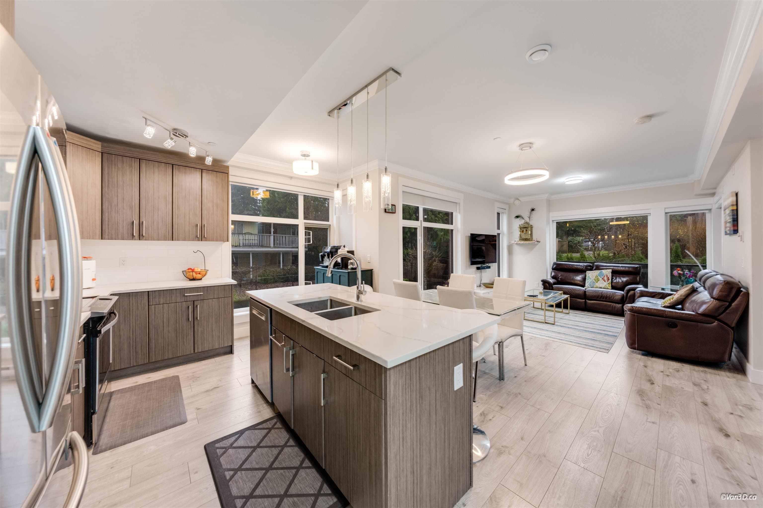 207 - 13799 101 Avenue, Surrey, V3T 0N9 — photo 1