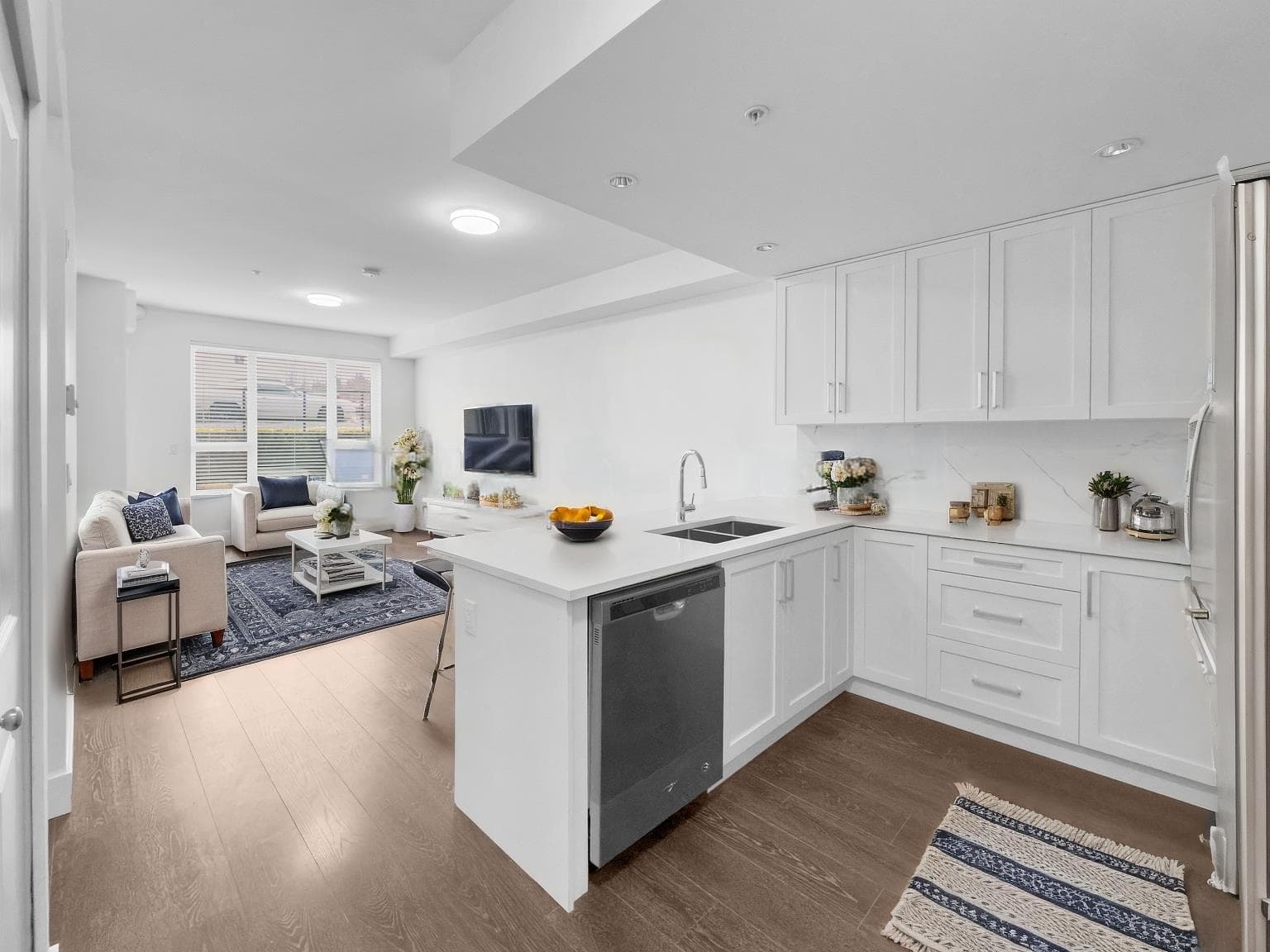 208 - 9983 E Barnston Drive, Surrey, V4N 6T3 — photo 1