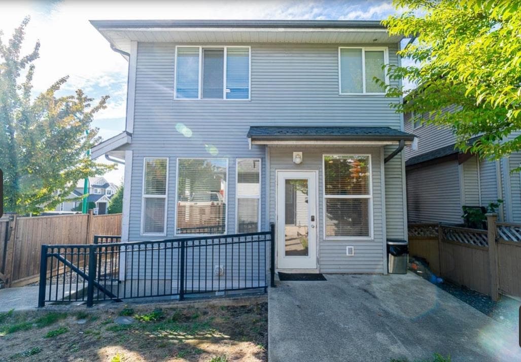 Basement - 690x 190 Street, Surrey, V4N 5P1 — photo 2