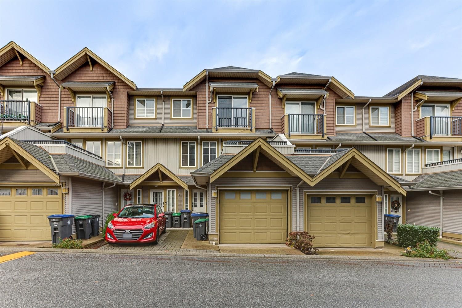 10 - 12040 68 Avenue, Surrey, V3W 1P5 — photo 1
