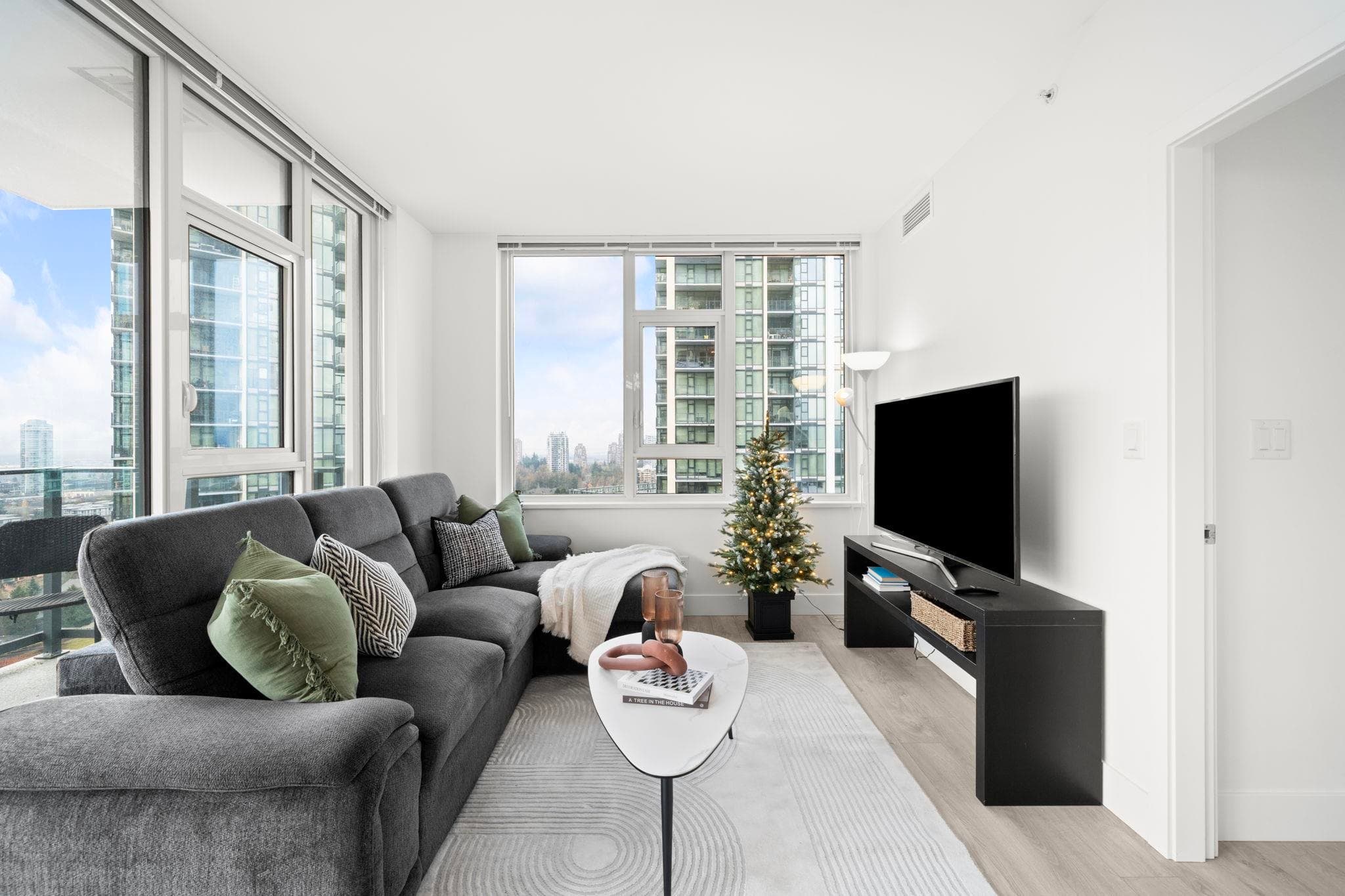 1610 - 7303 Noble Lane Avenue, Burnaby