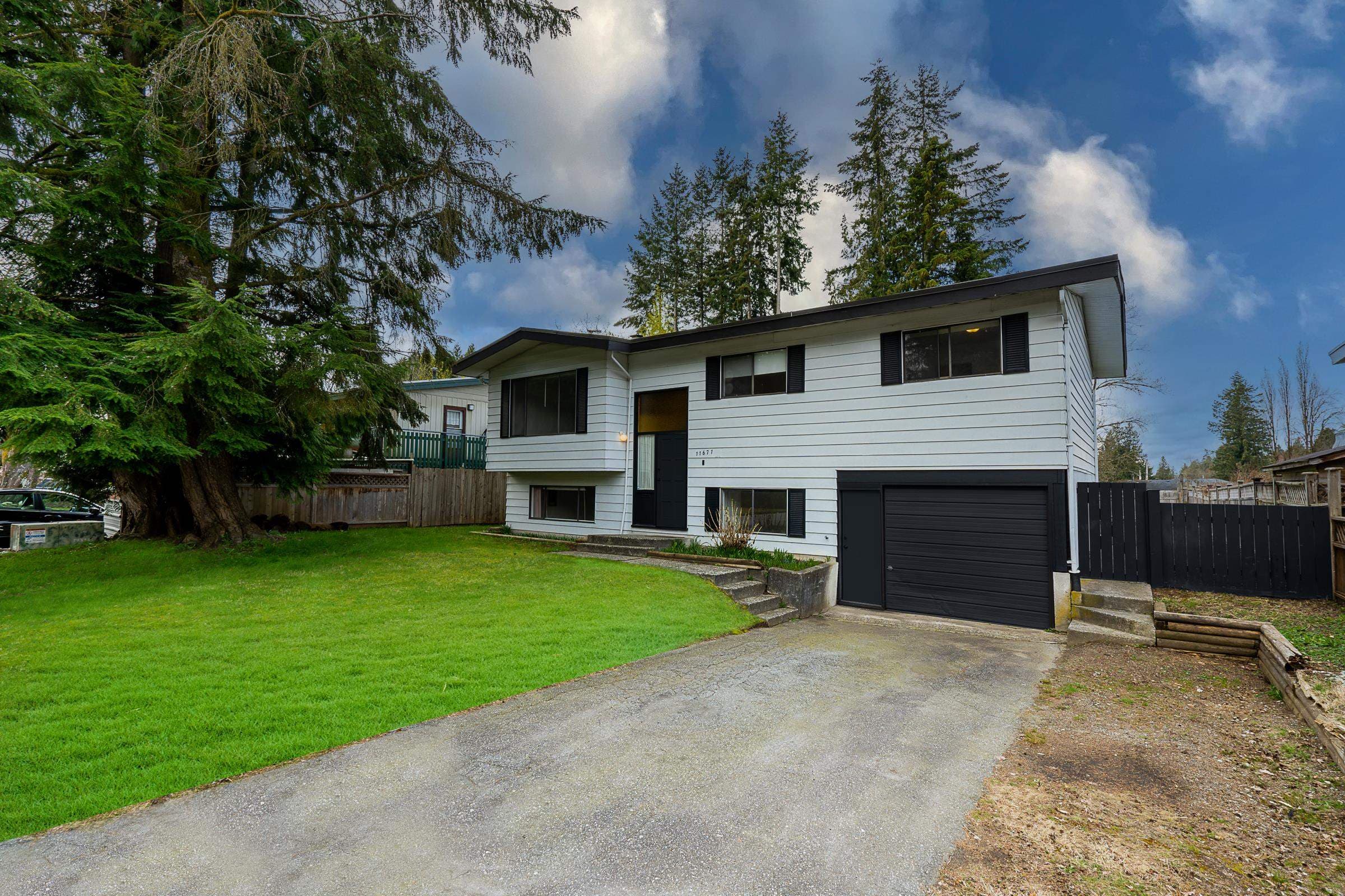 11671 211 Street, Maple Ridge