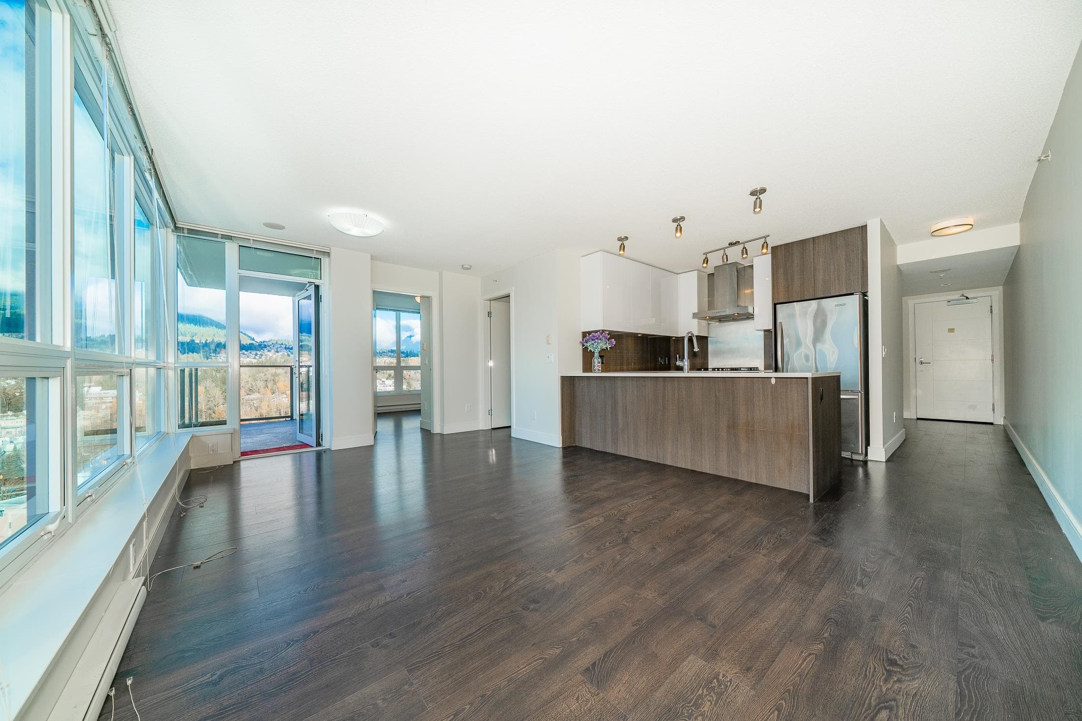 1809 - 3007 Glen Drive, Coquitlam