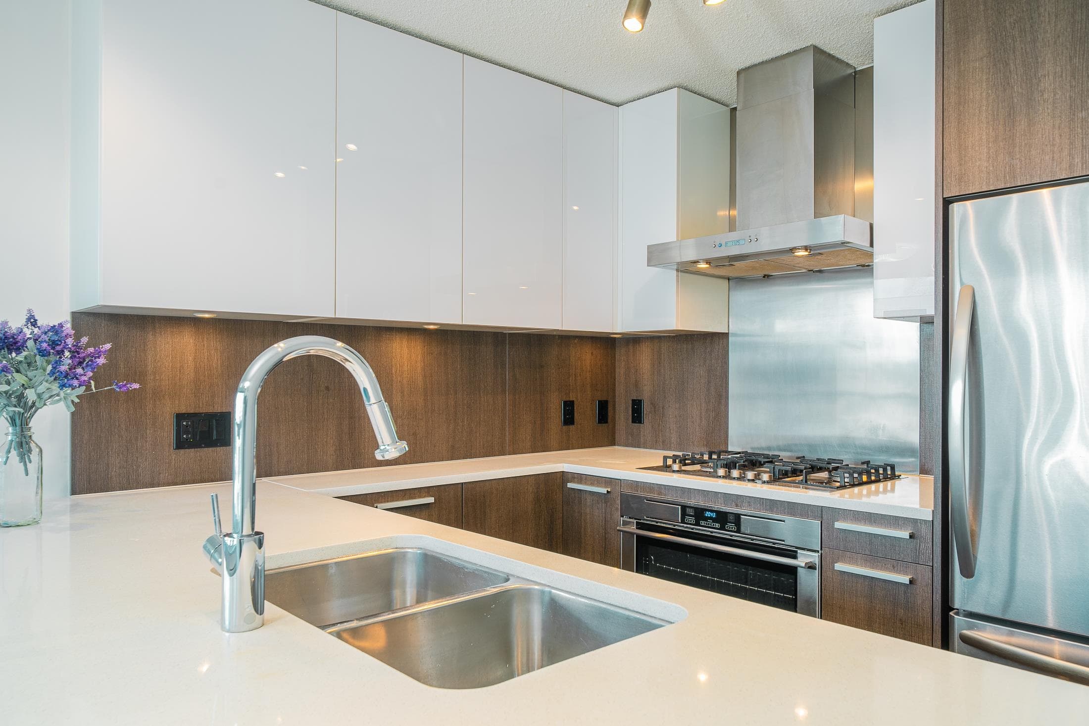 1809 - 3007 Glen Drive, Coquitlam, V3B 0L8 — photo 4