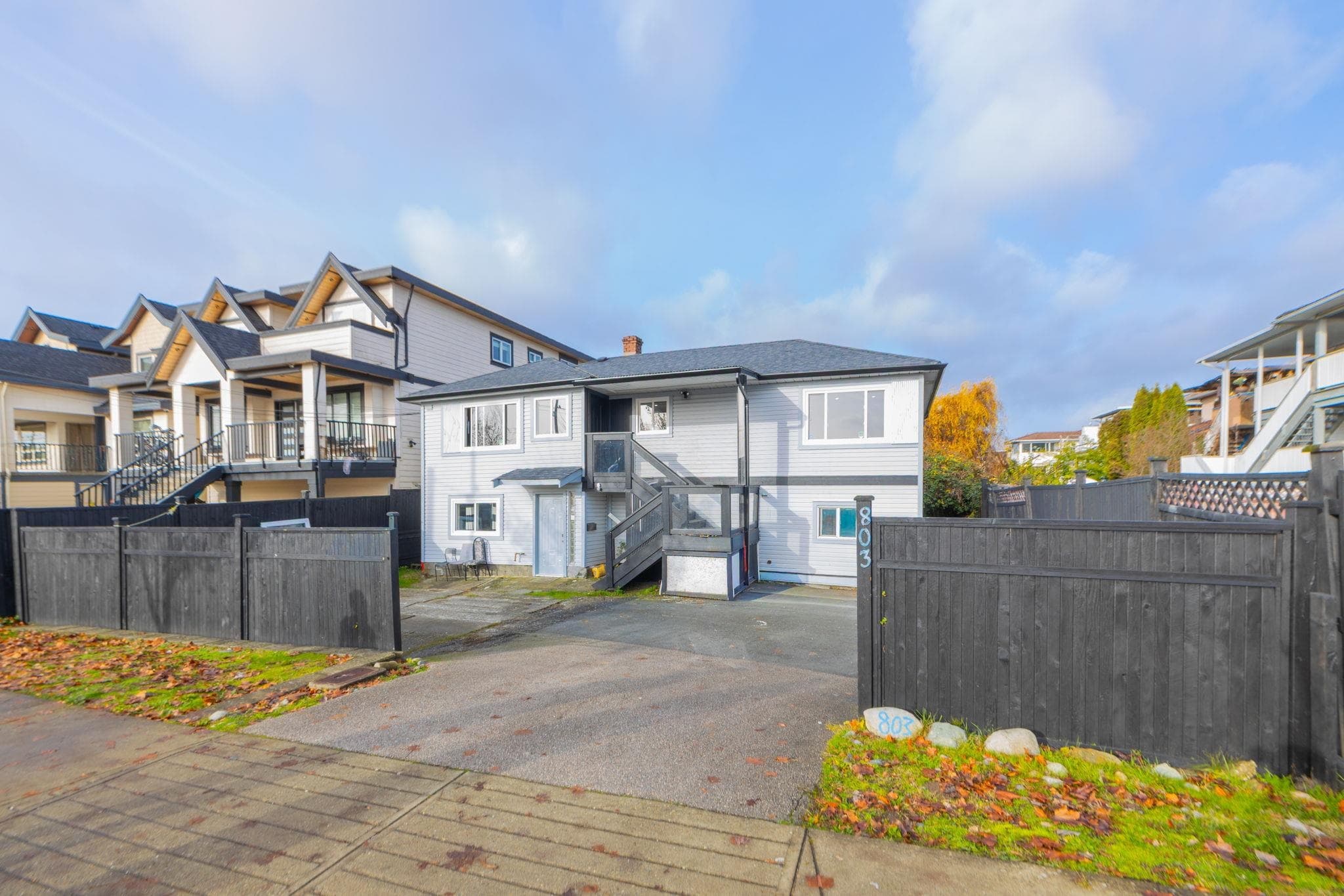 803 Ewen Avenue, New Westminster, V3M 5C6 — photo 2