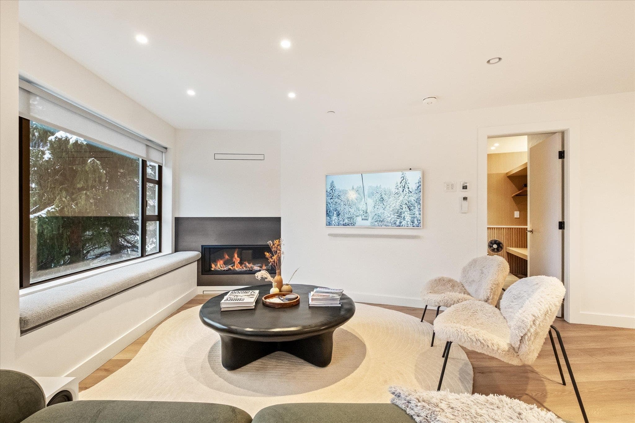 215 - 4360 Lorimer Road, Whistler, V8E 1A5 — photo 5