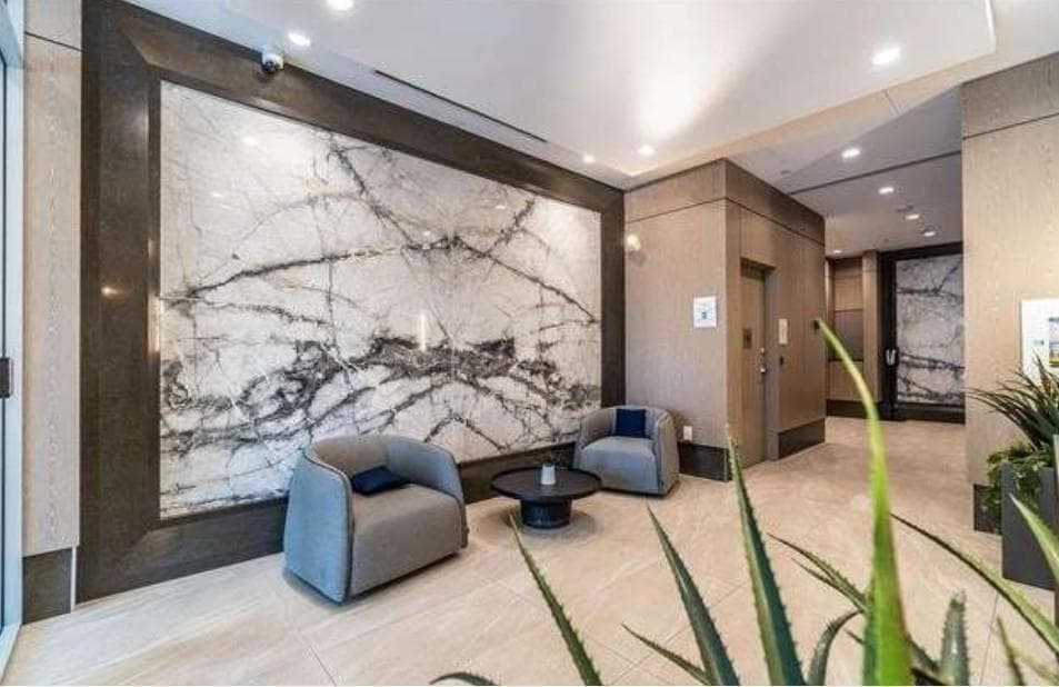 809 - 1441 Johnston Road, White Rock, V4B 3Z4 — photo 2