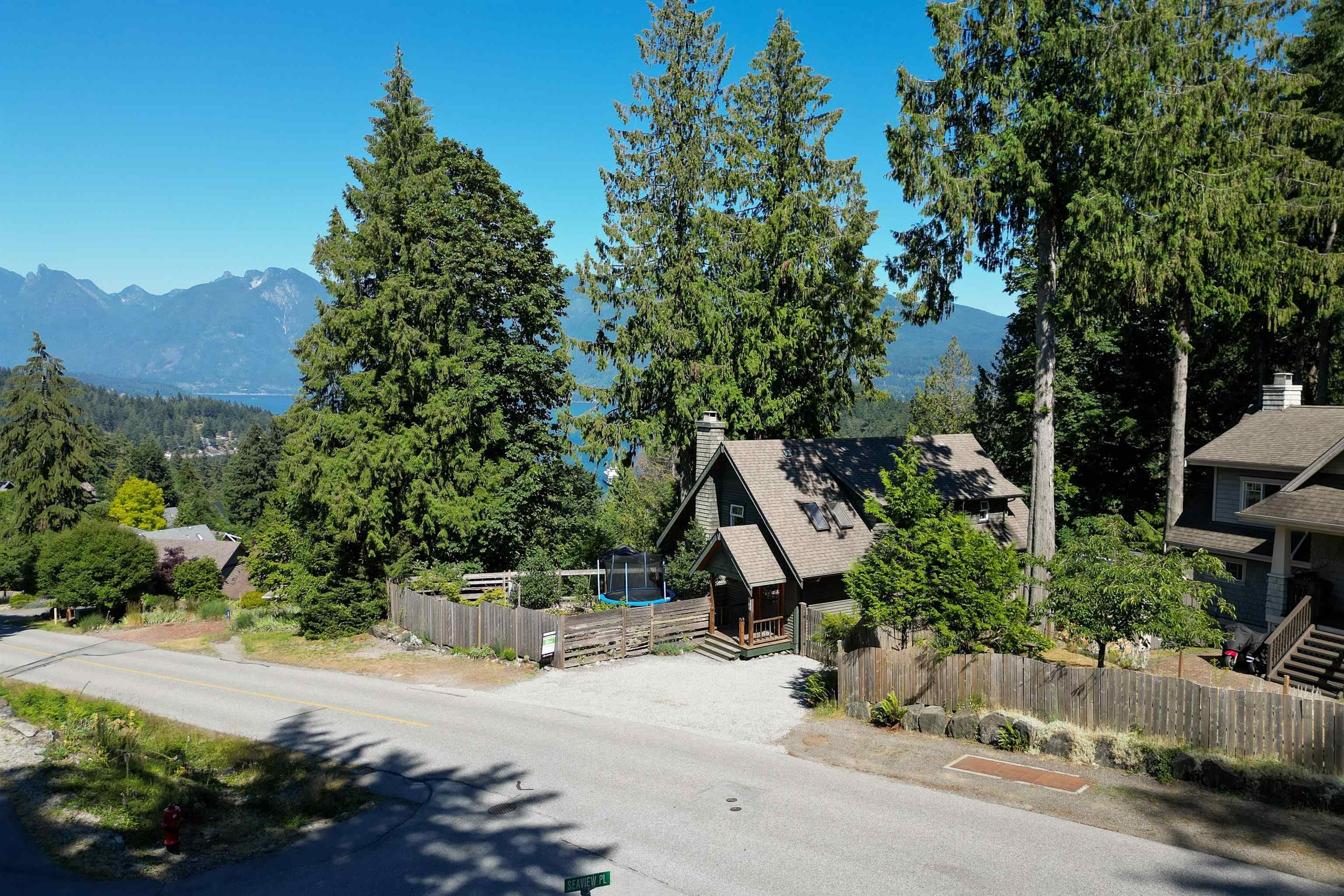 964 Village Drive, Bowen Island, V0N 1G1 — photo 4