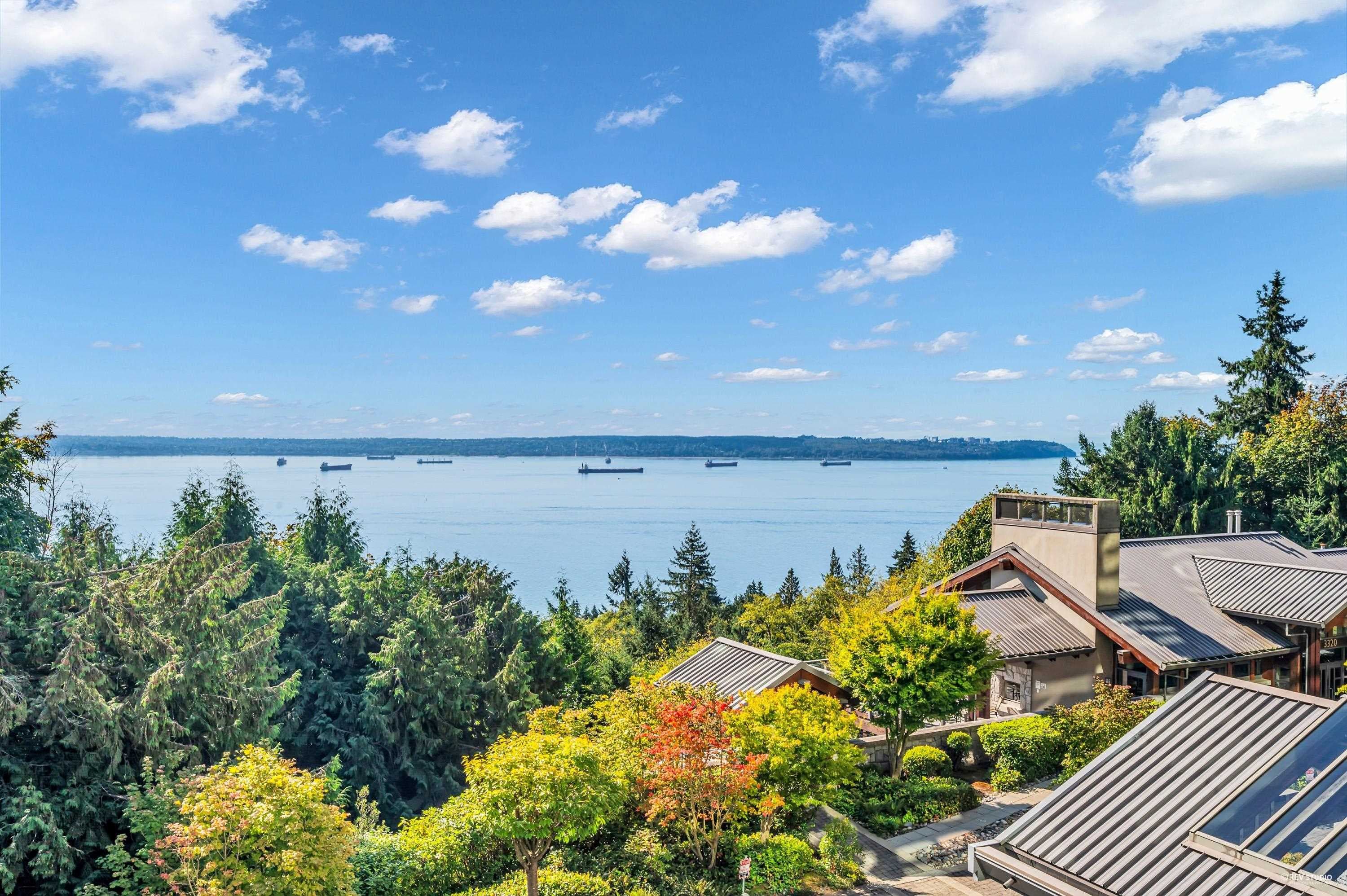 401 - 3315 Cypress Place, West Vancouver, V7S 3J7 — photo 2