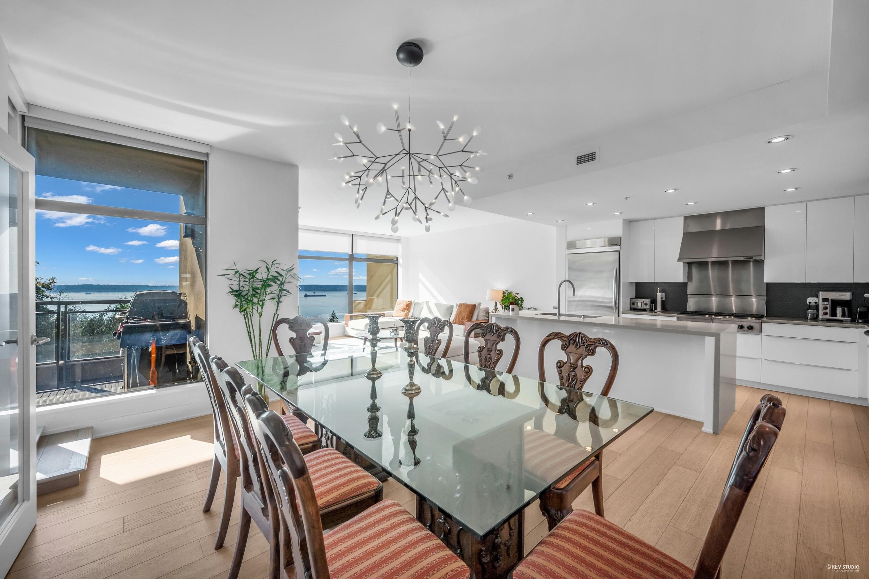 401 - 3315 Cypress Place, West Vancouver, V7S 3J7 — photo 5