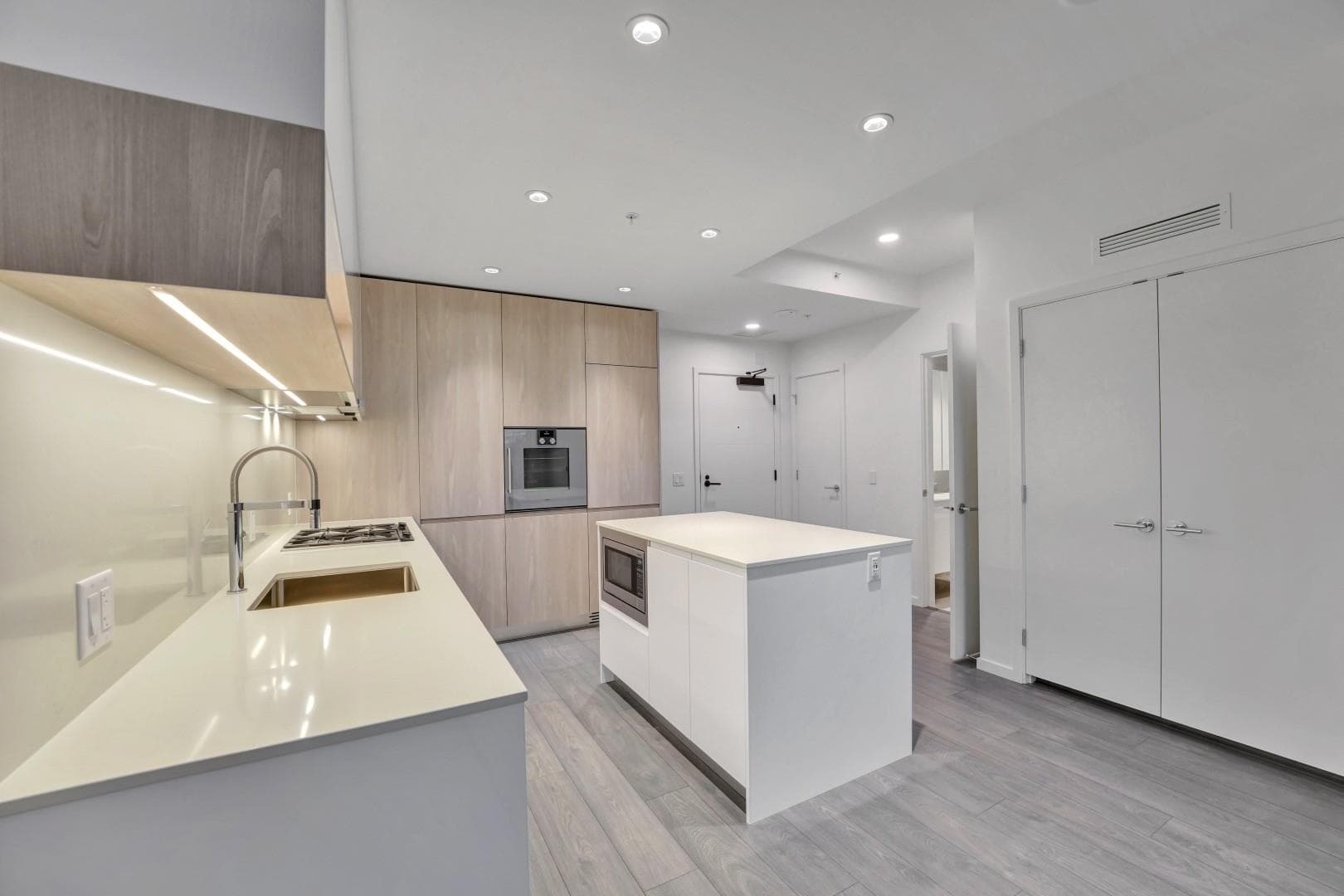 404 - 6200 Minoru Boulevard, Richmond, V6Y 0M9 — photo 5