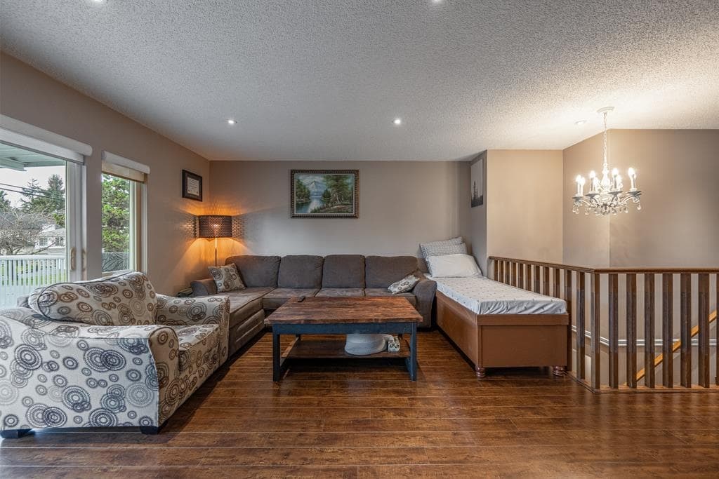 6478 130 Street, Surrey, V3W 4J1 — photo 4