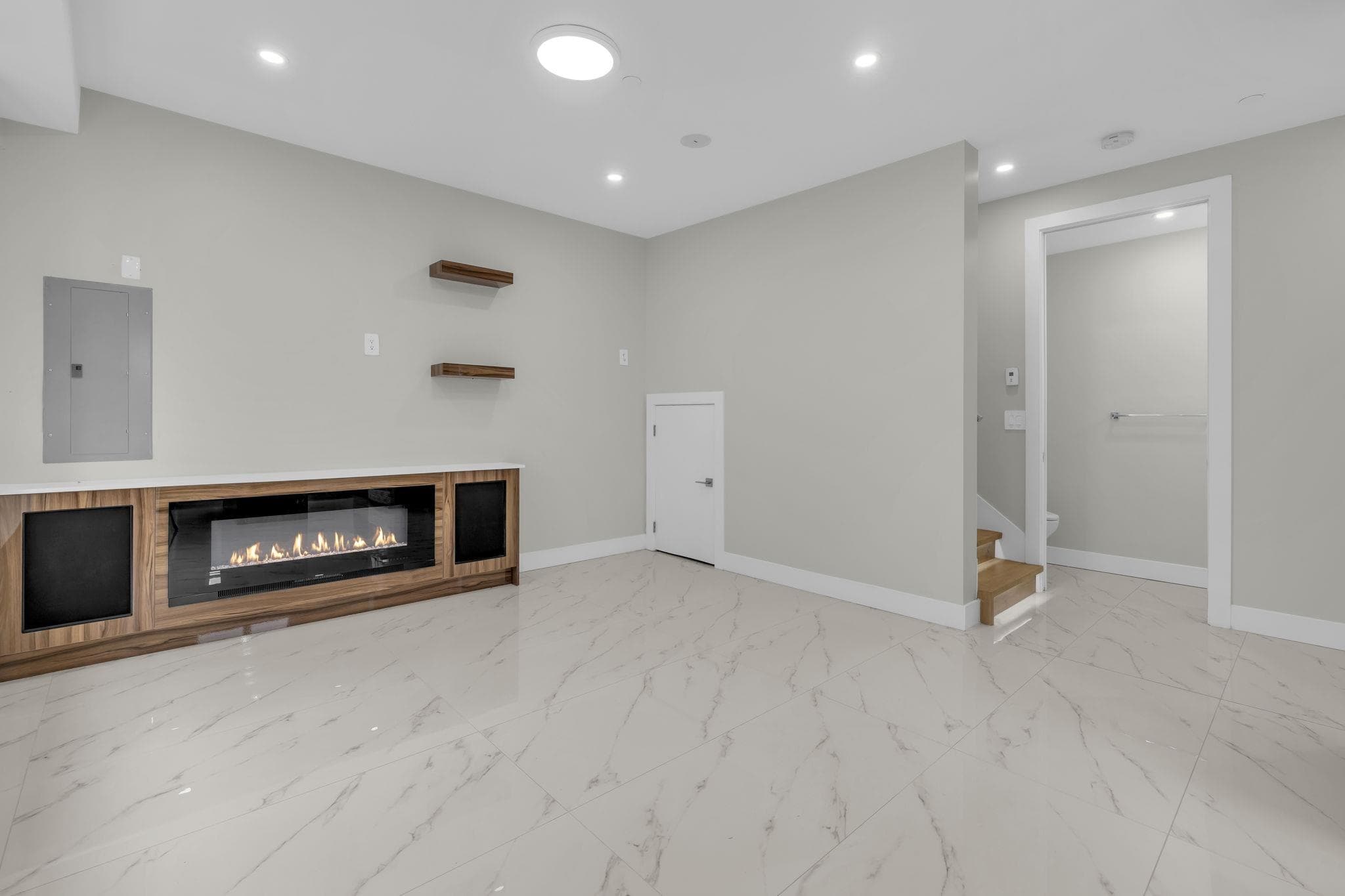 4325 Kamloops Street, Vancouver, V5R 1M8 — photo 5
