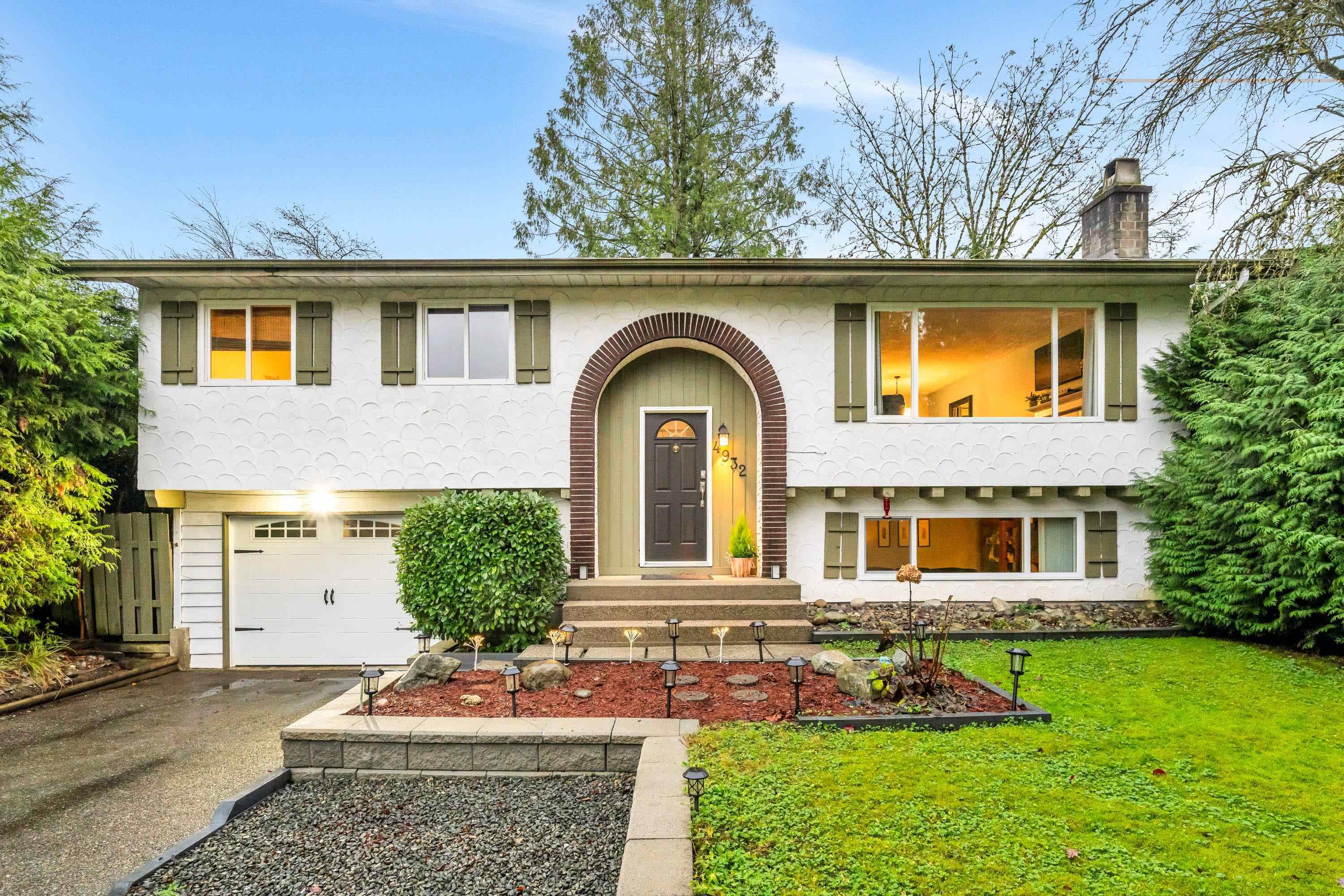 4932 205 Street, Langley, V3A 5P7 — photo 1