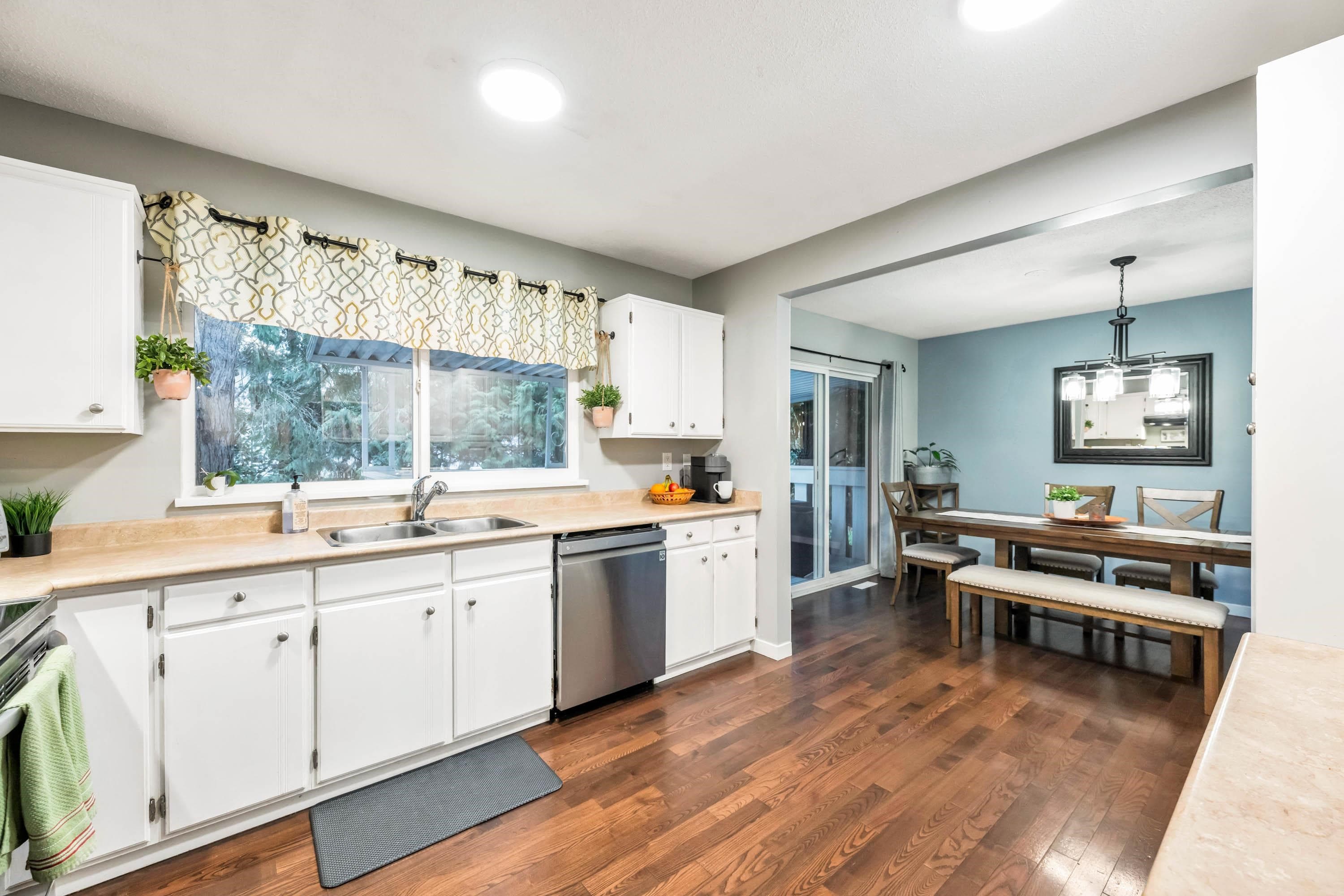 4932 205 Street, Langley, V3A 5P7 — photo 5