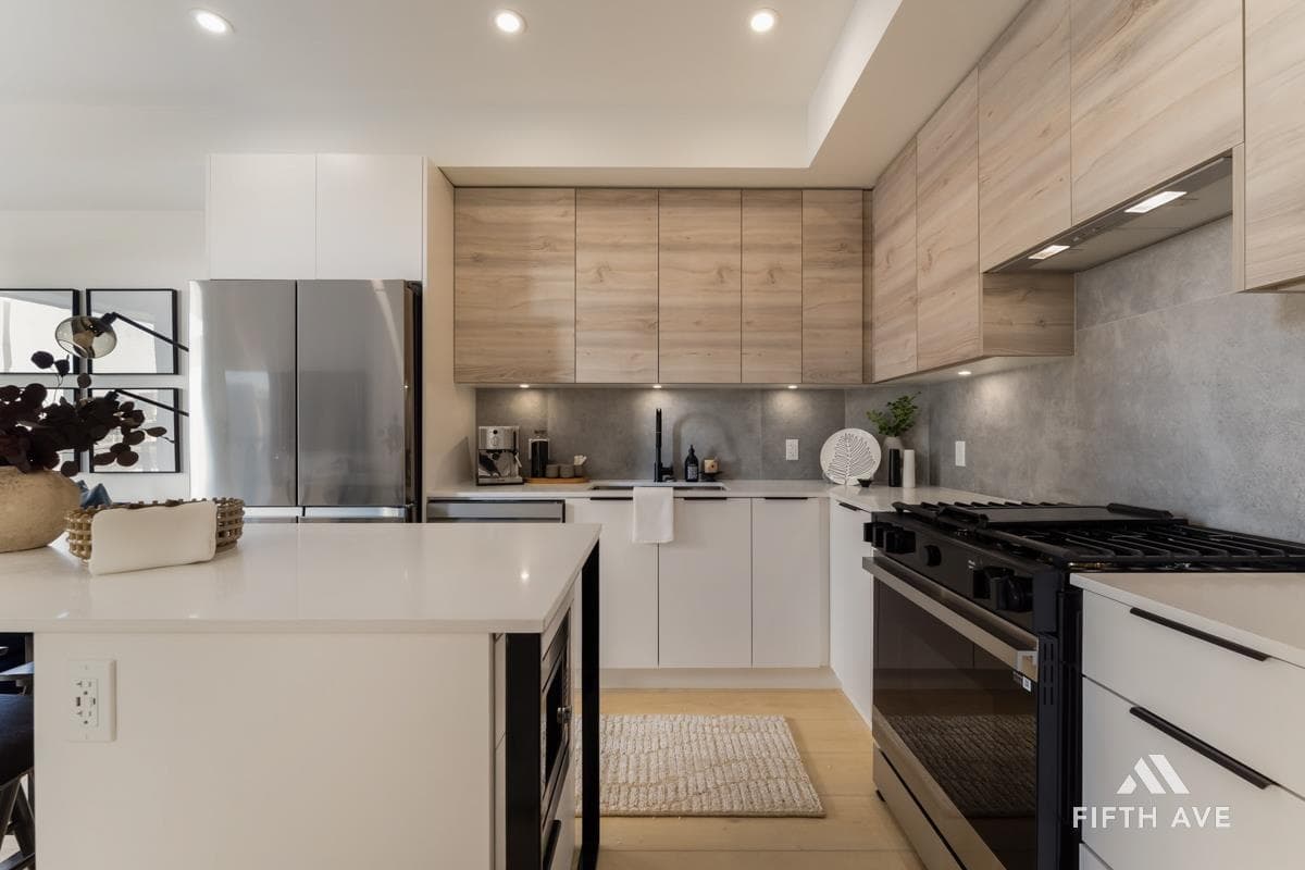 210 - 30490 Cardinal Avenue, Abbotsford, V2T 0A5 — photo 3