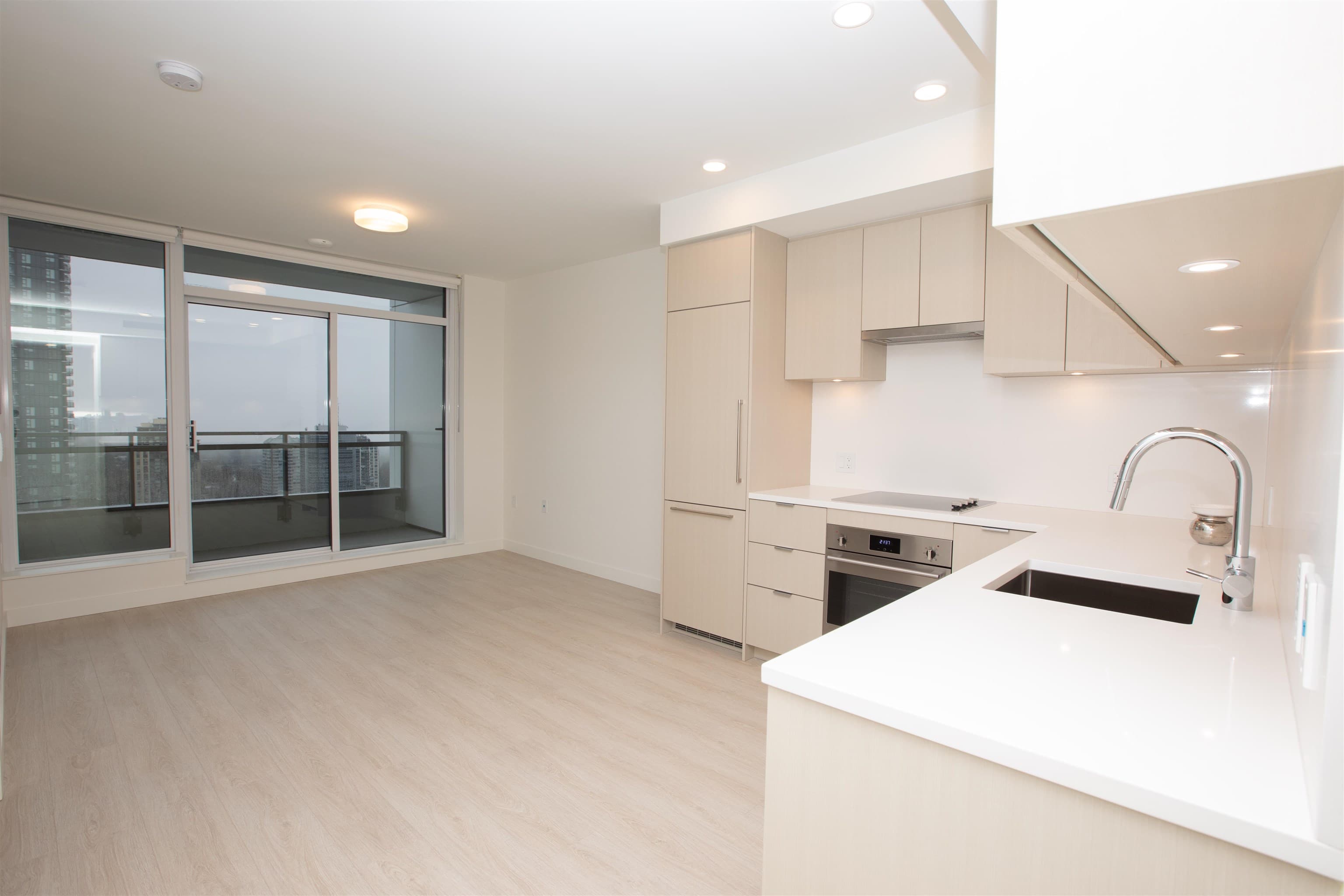 2206 - 13675 107a Avenue, Surrey, V3T 0X2 — photo 3