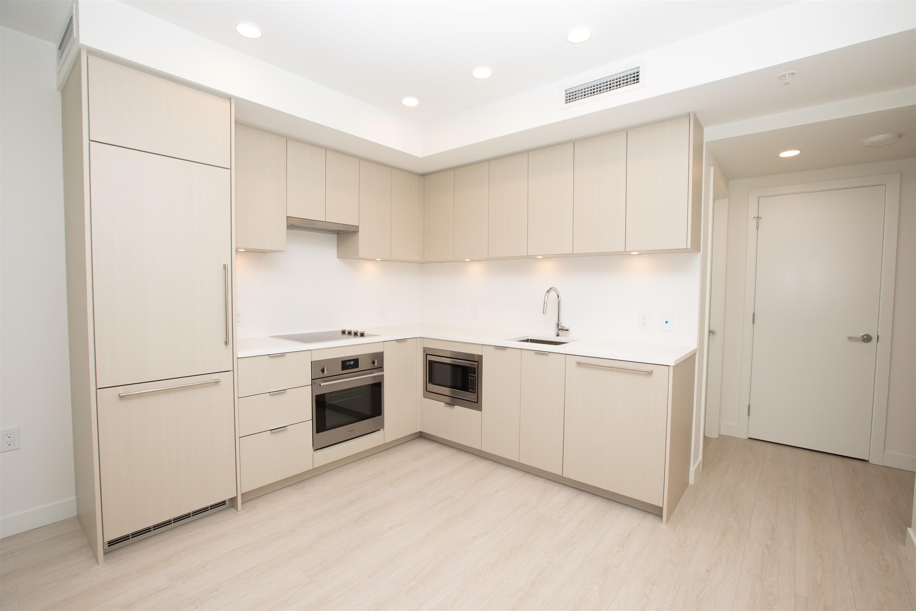 2206 - 13675 107a Avenue, Surrey