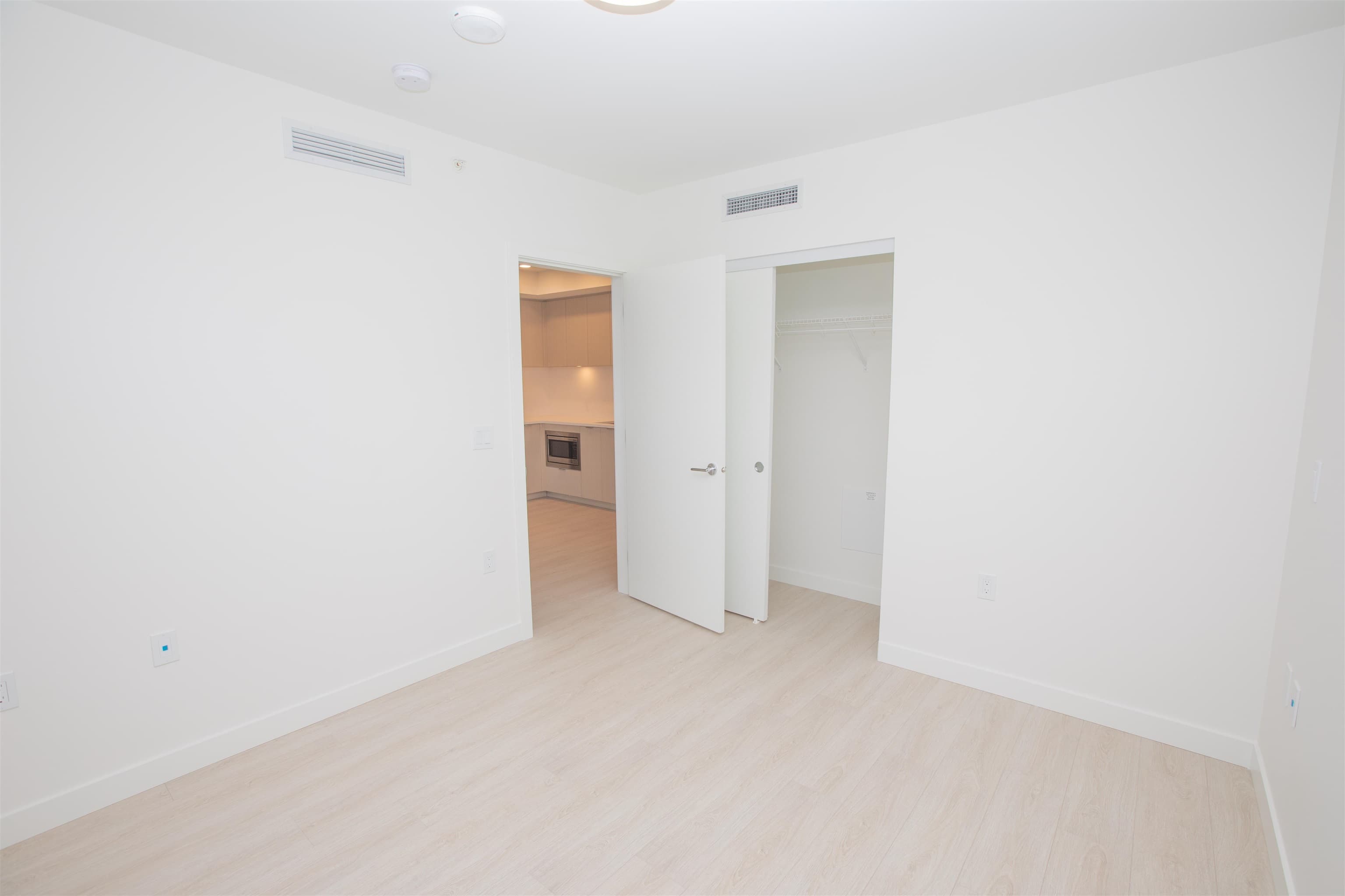 2206 - 13675 107a Avenue, Surrey, V3T 0X2 — photo 5