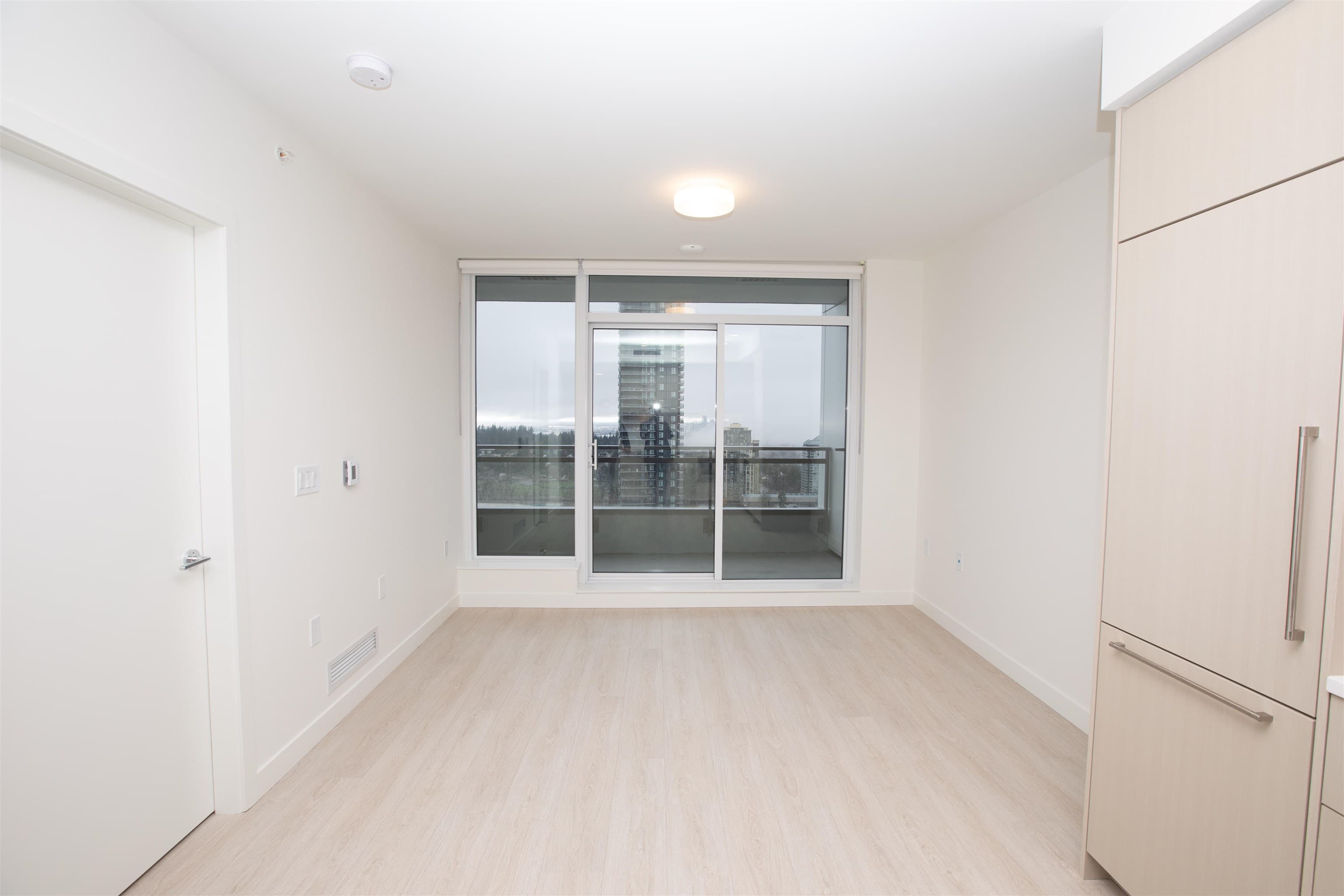 2206 - 13675 107a Avenue, Surrey, V3T 0X2 — photo 4