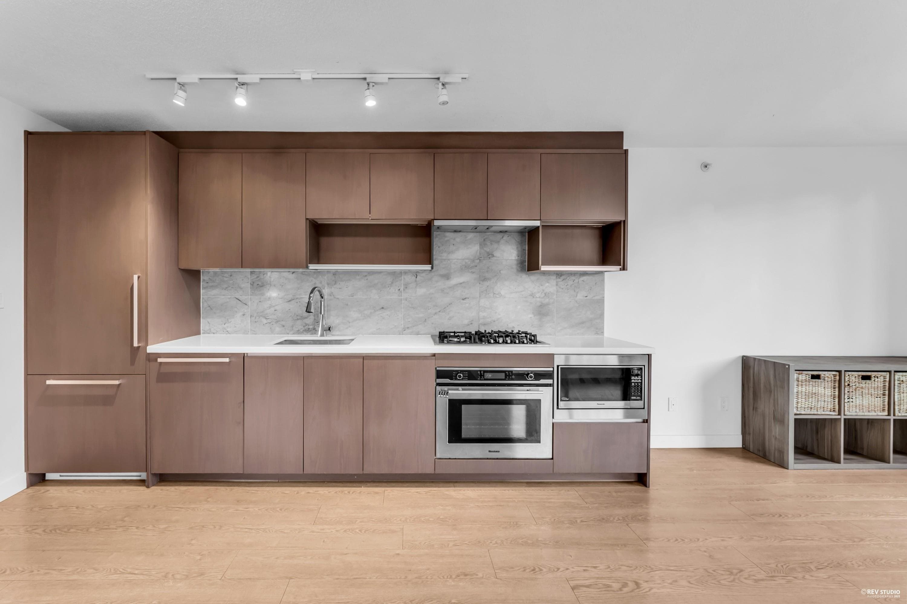 812 - 13750 100 Avenue, Surrey, V3T 0L3 — photo 1