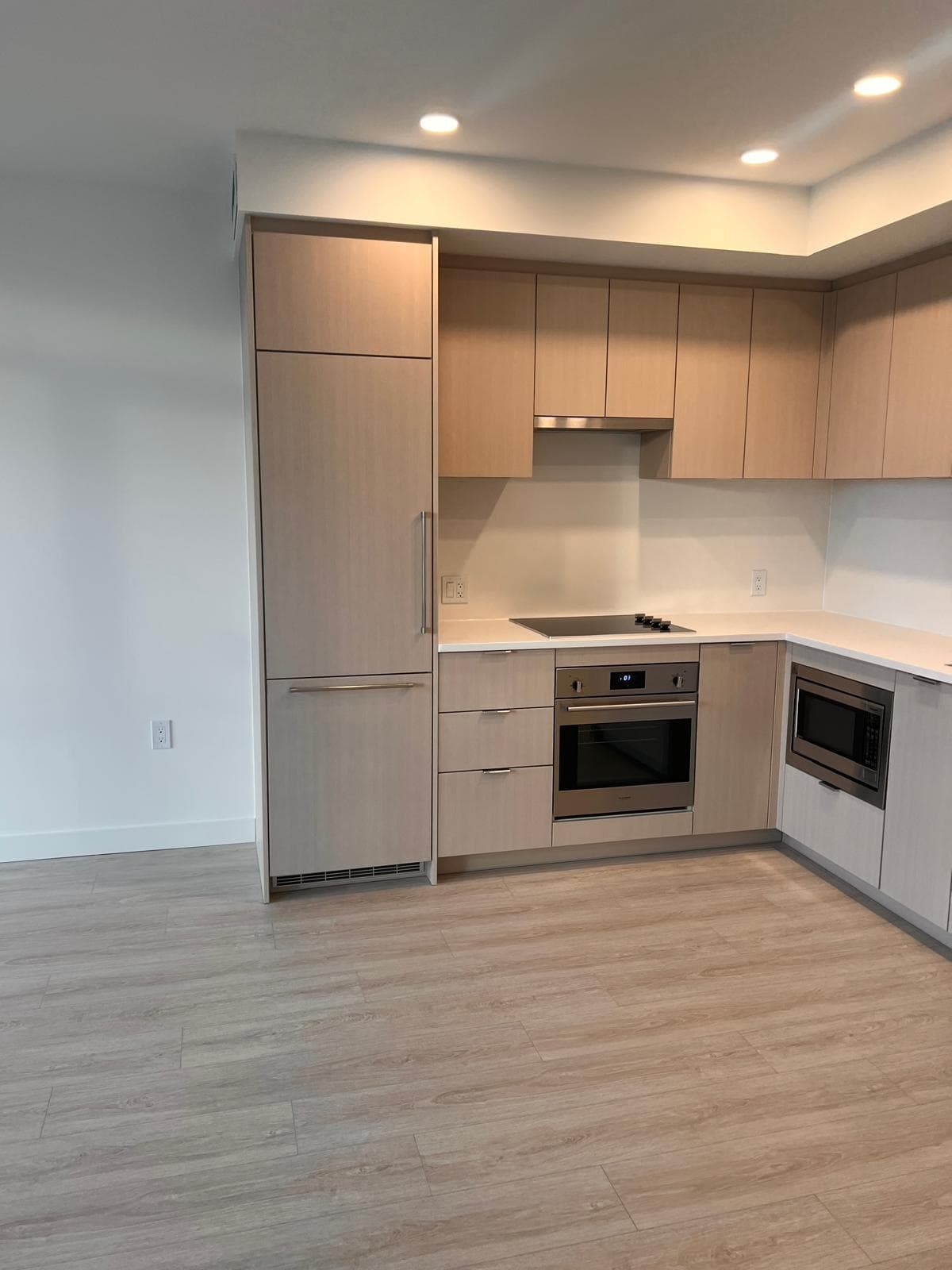 606 - 13675 107a Avenue, Surrey, V3T 0X3 — photo 2