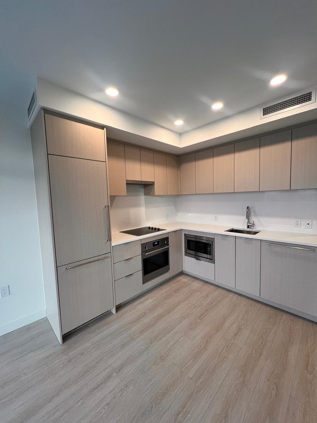 606 - 13675 107a Avenue, Surrey