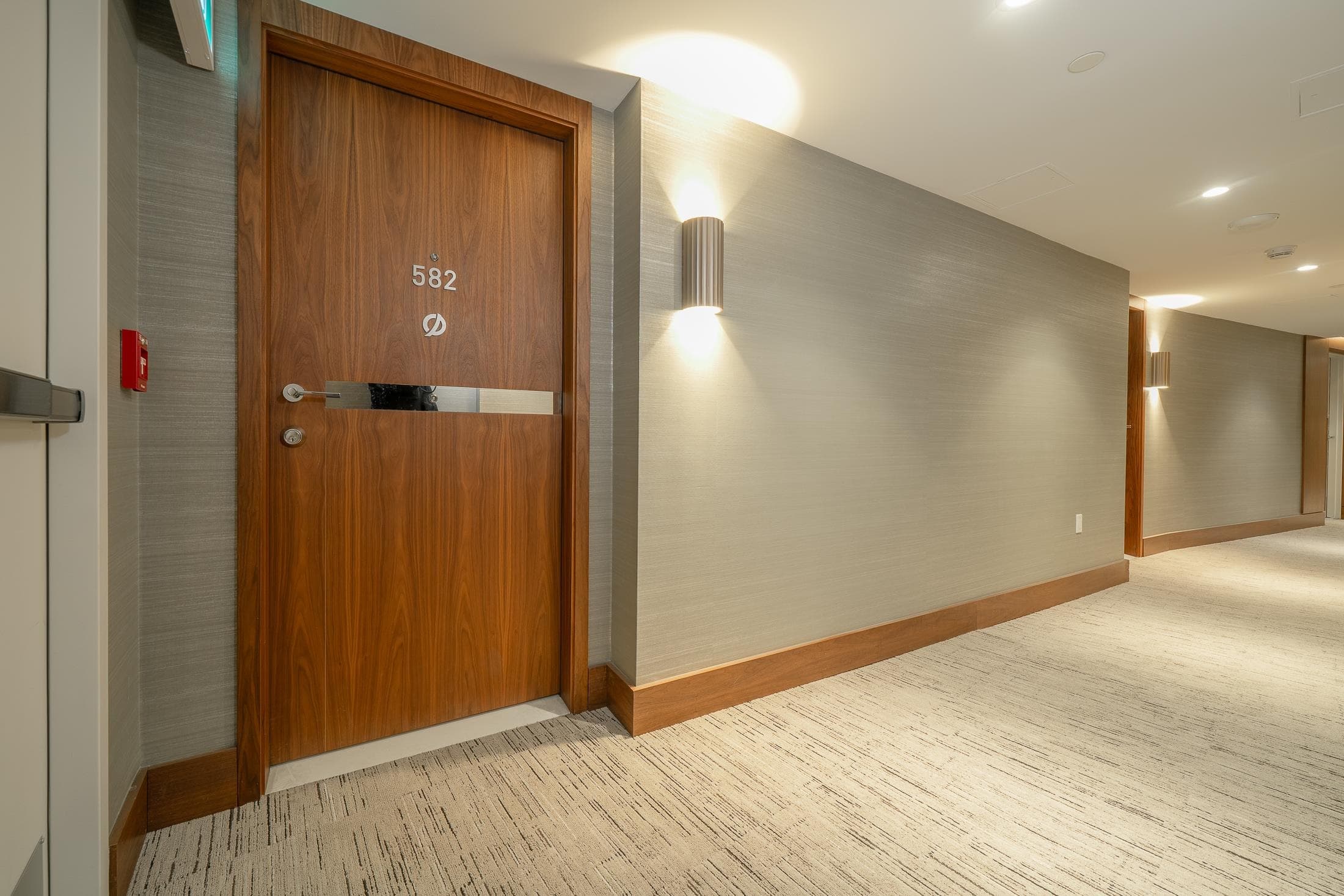 582 - 8608 Hazelbridge Way, Richmond, V6X 0W2 — photo 4