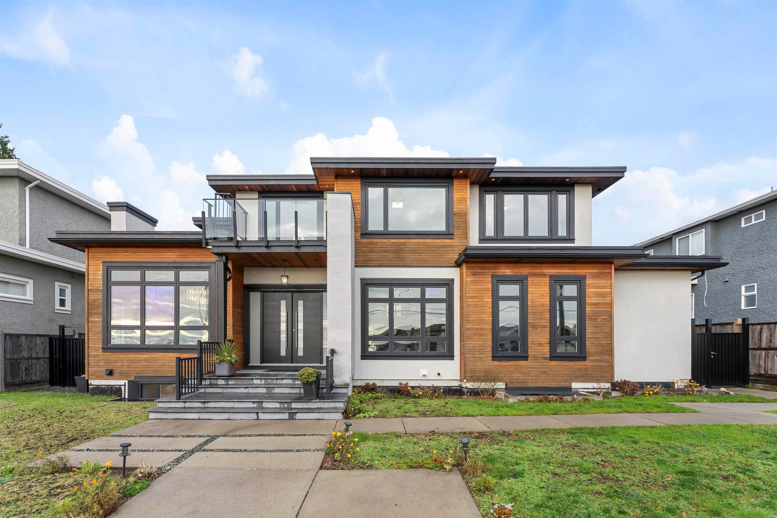 5619 Portland Street, Burnaby, V5J 2R7 — photo 4