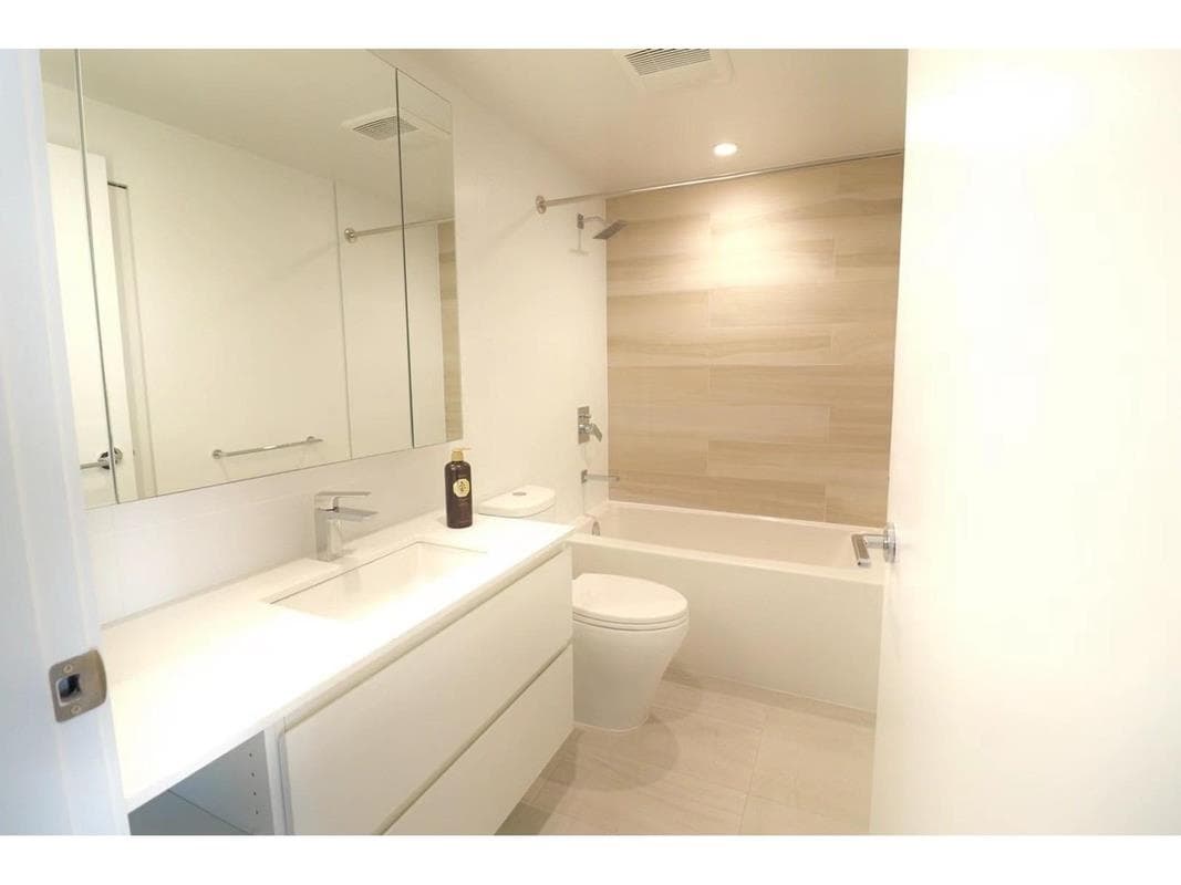 1607 - 13615 Fraser Highway, Surrey, V3T 0P7 — photo 4