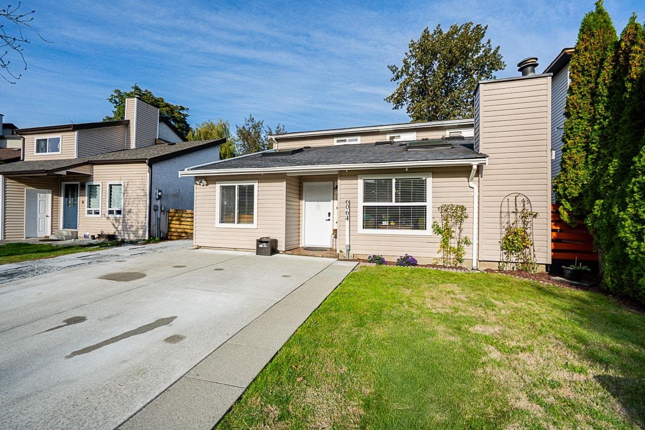6064 Brooks Crescent, Surrey, V3S 7L1 — photo 2