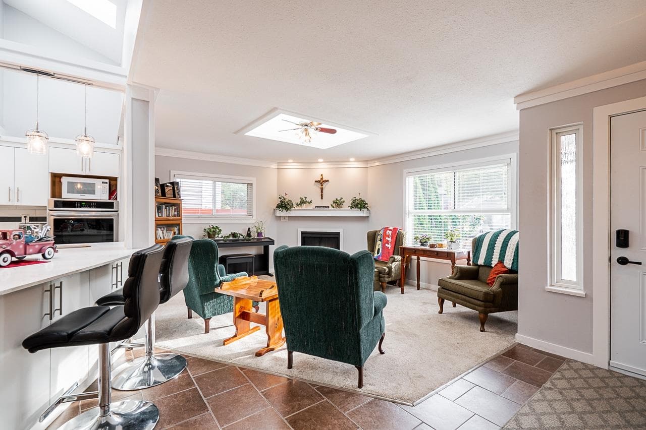 6064 Brooks Crescent, Surrey, V3S 7L1 — photo 5