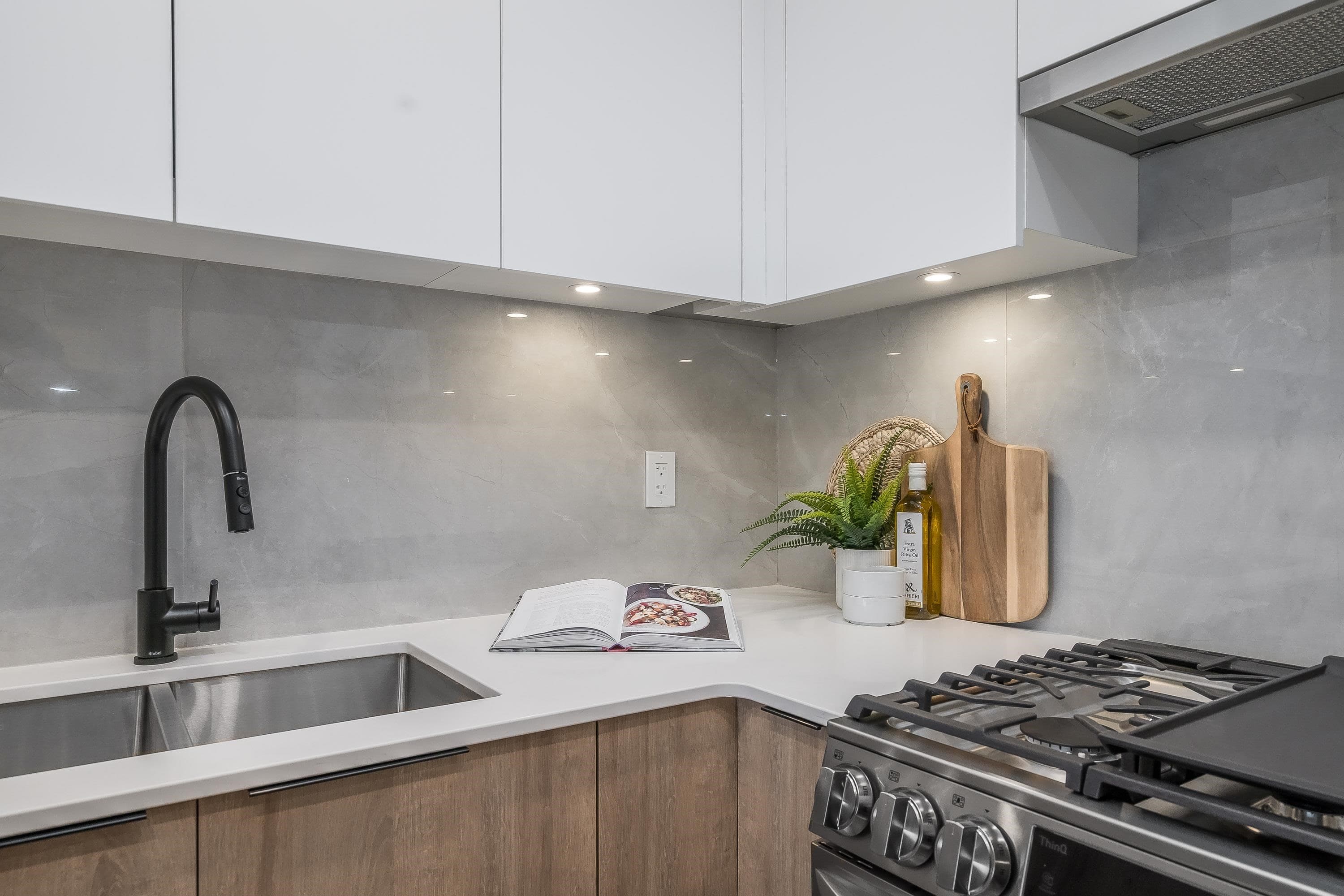 A411 - 7980 206a Street, Langley, V2Y 3Z8 — photo 4