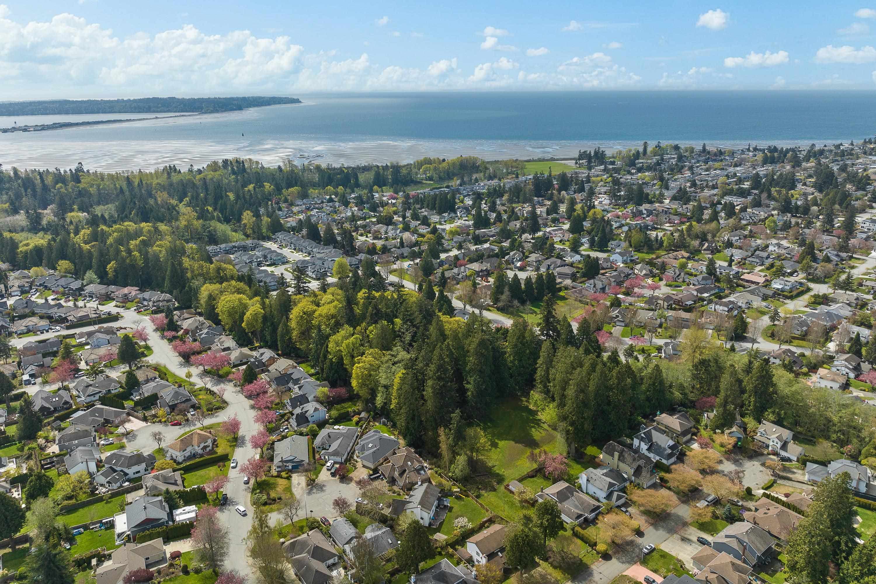 16241 10 Avenue, Surrey, V4A 1A9 — photo 2