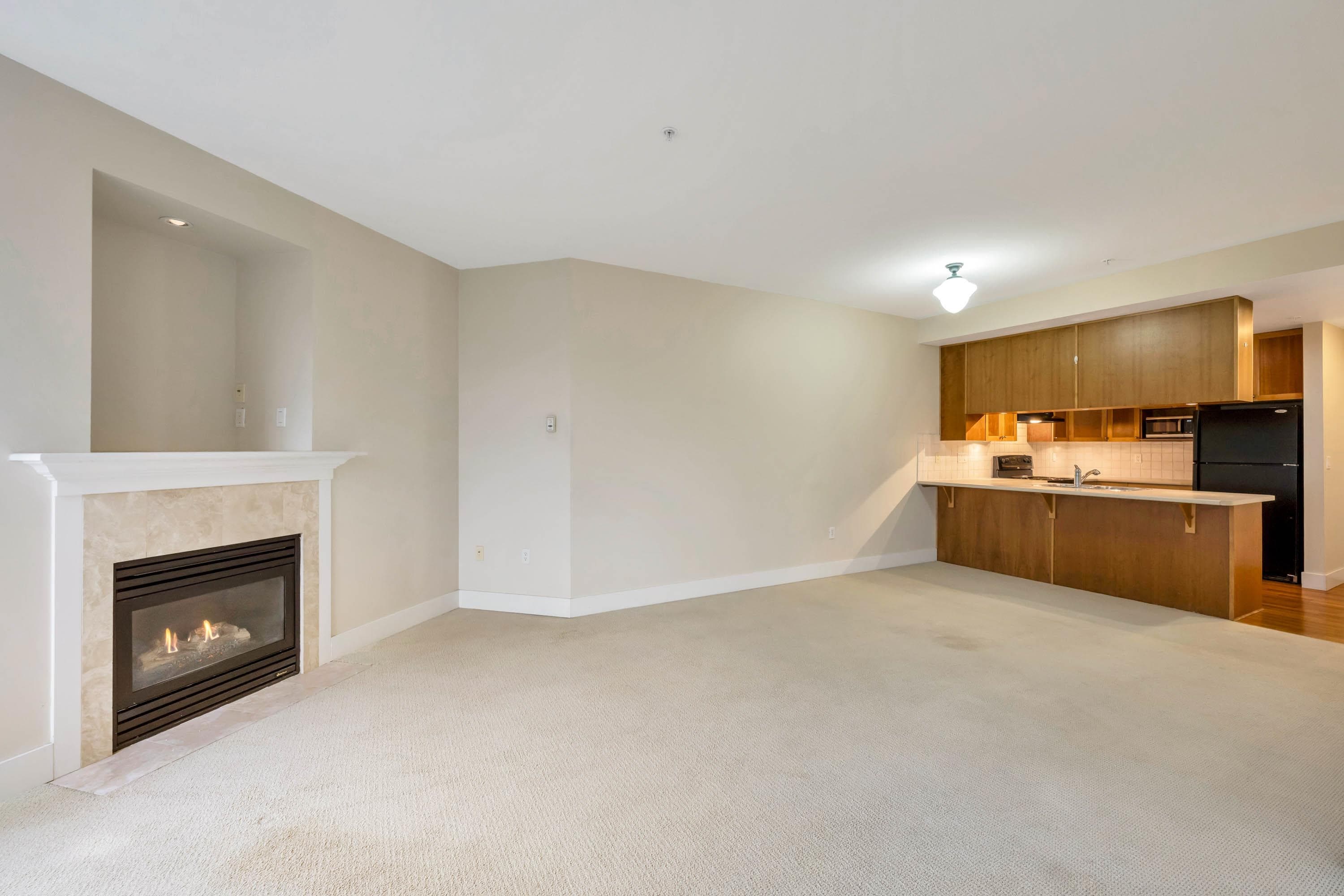 304 - 15392 16a Avenue, Surrey, V4A 1S9 — photo 5