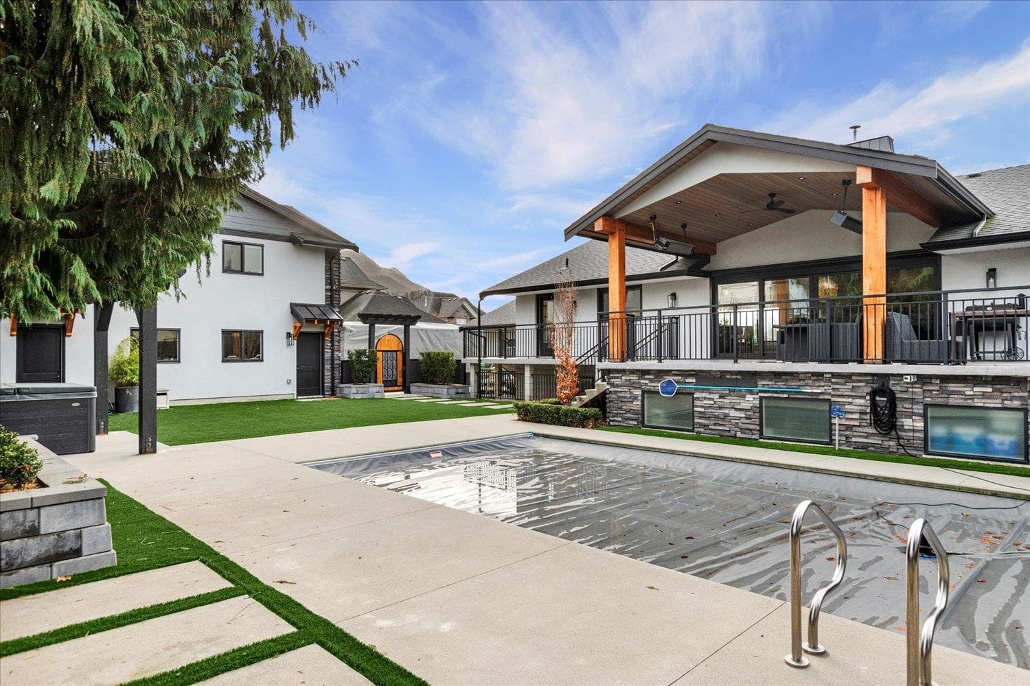 44465 Eena Drive, Chilliwack, V2R 5N5 — photo 2